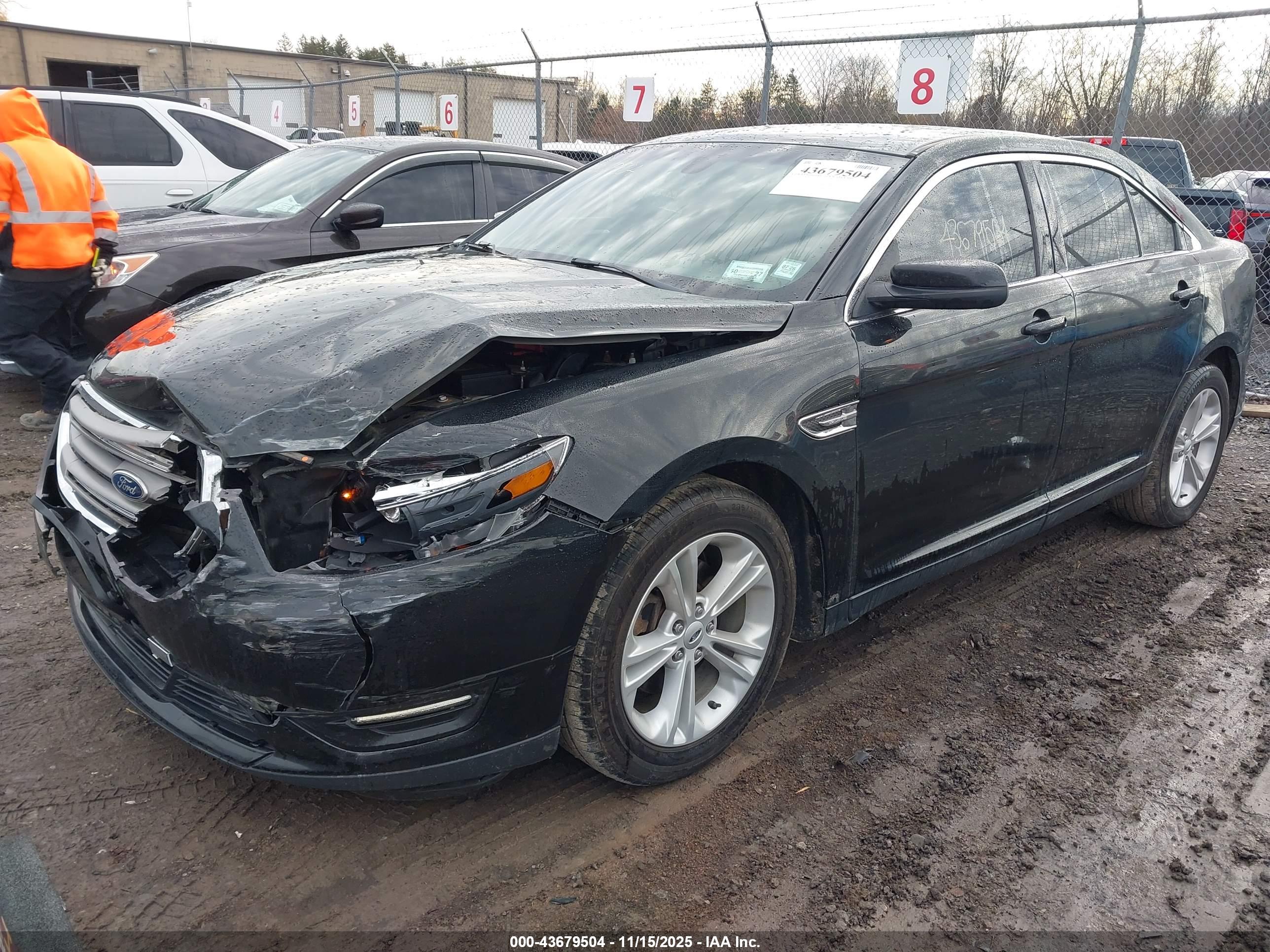 FORD TAURUS image 2