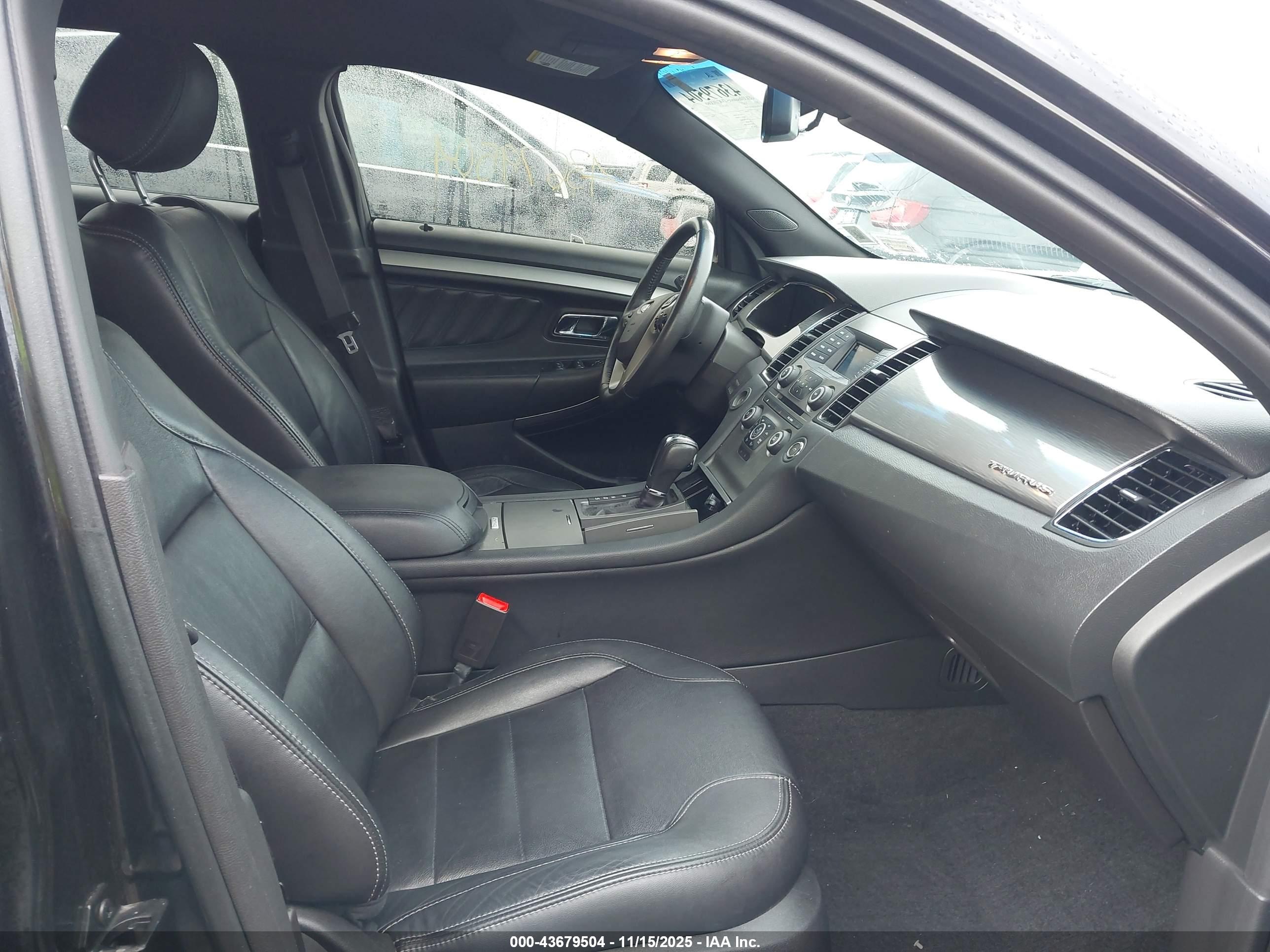 FORD TAURUS image 5