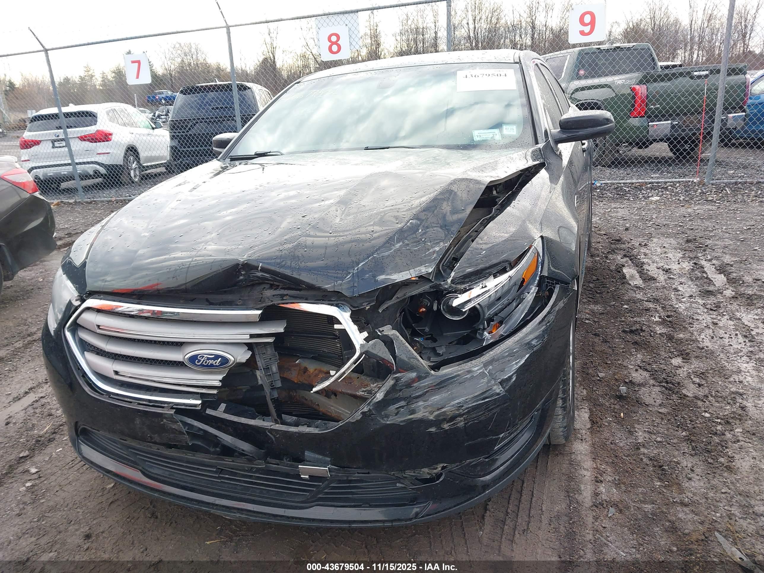 FORD TAURUS image 6