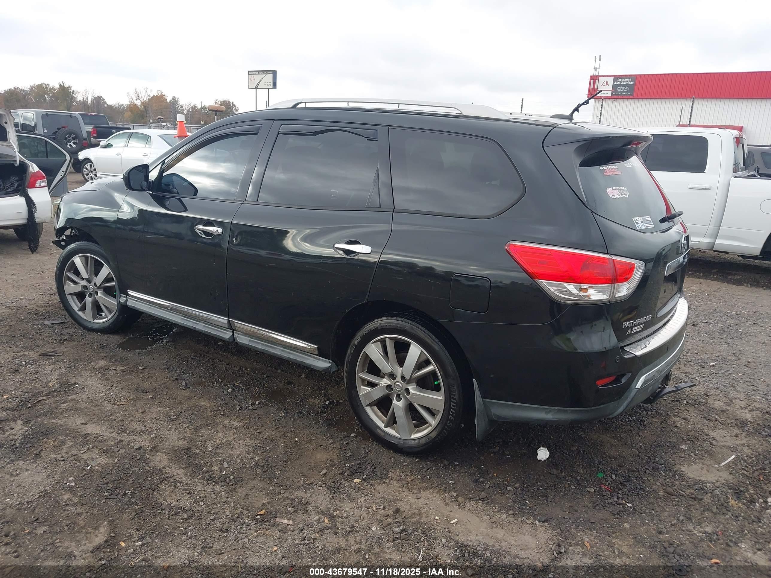 NISSAN PATHFINDER image 3