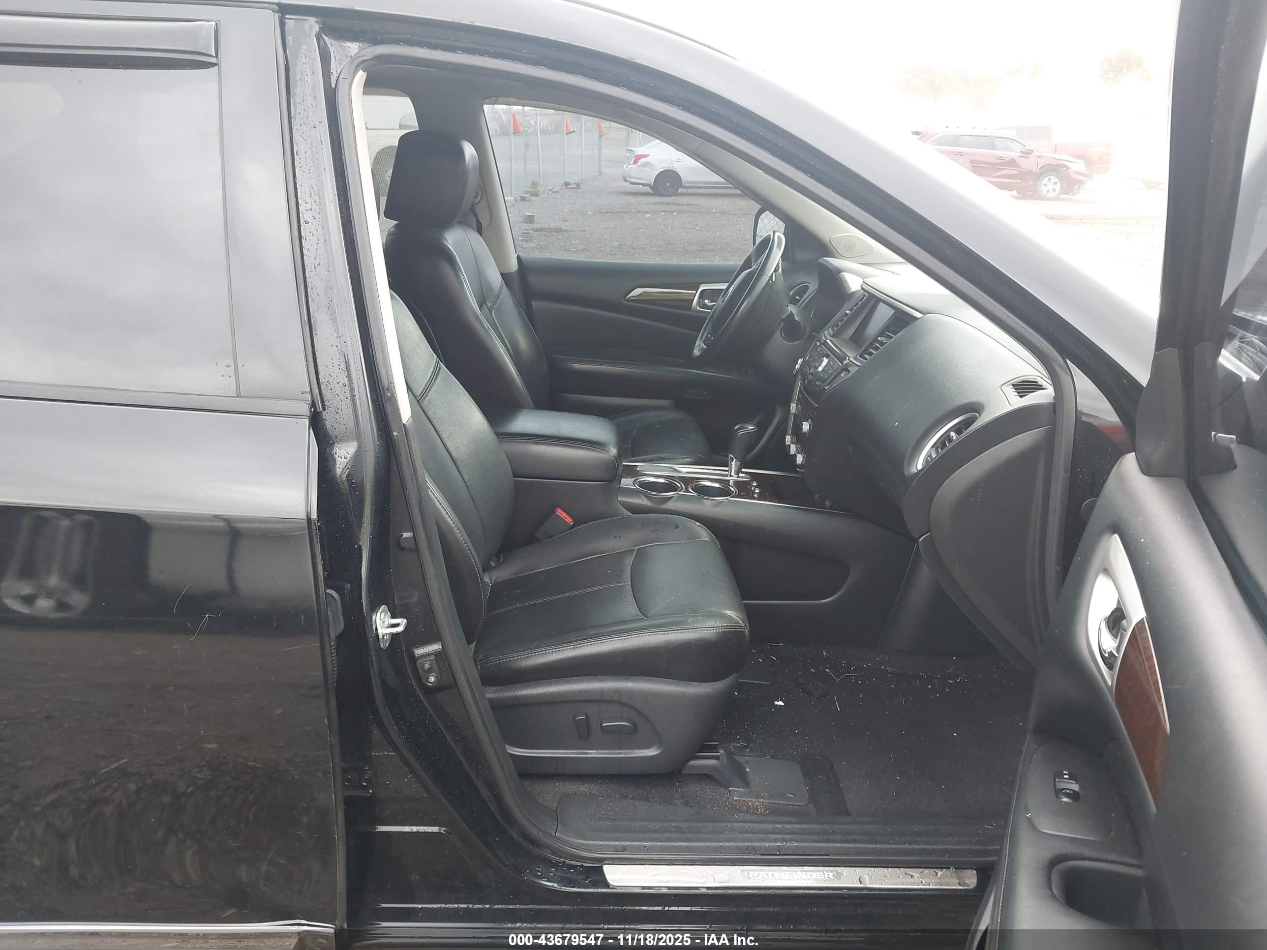 NISSAN PATHFINDER image 5