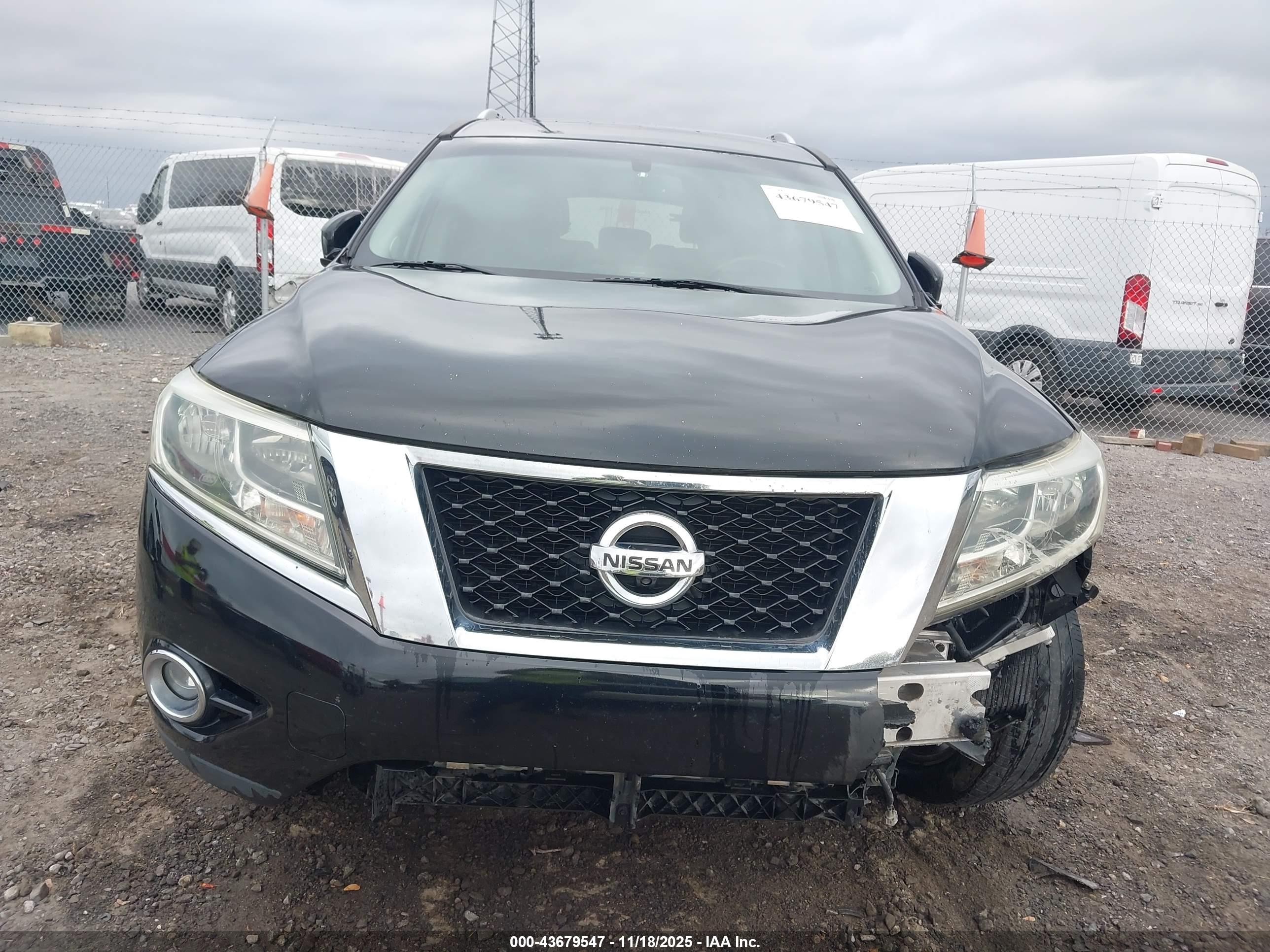 NISSAN PATHFINDER image 6