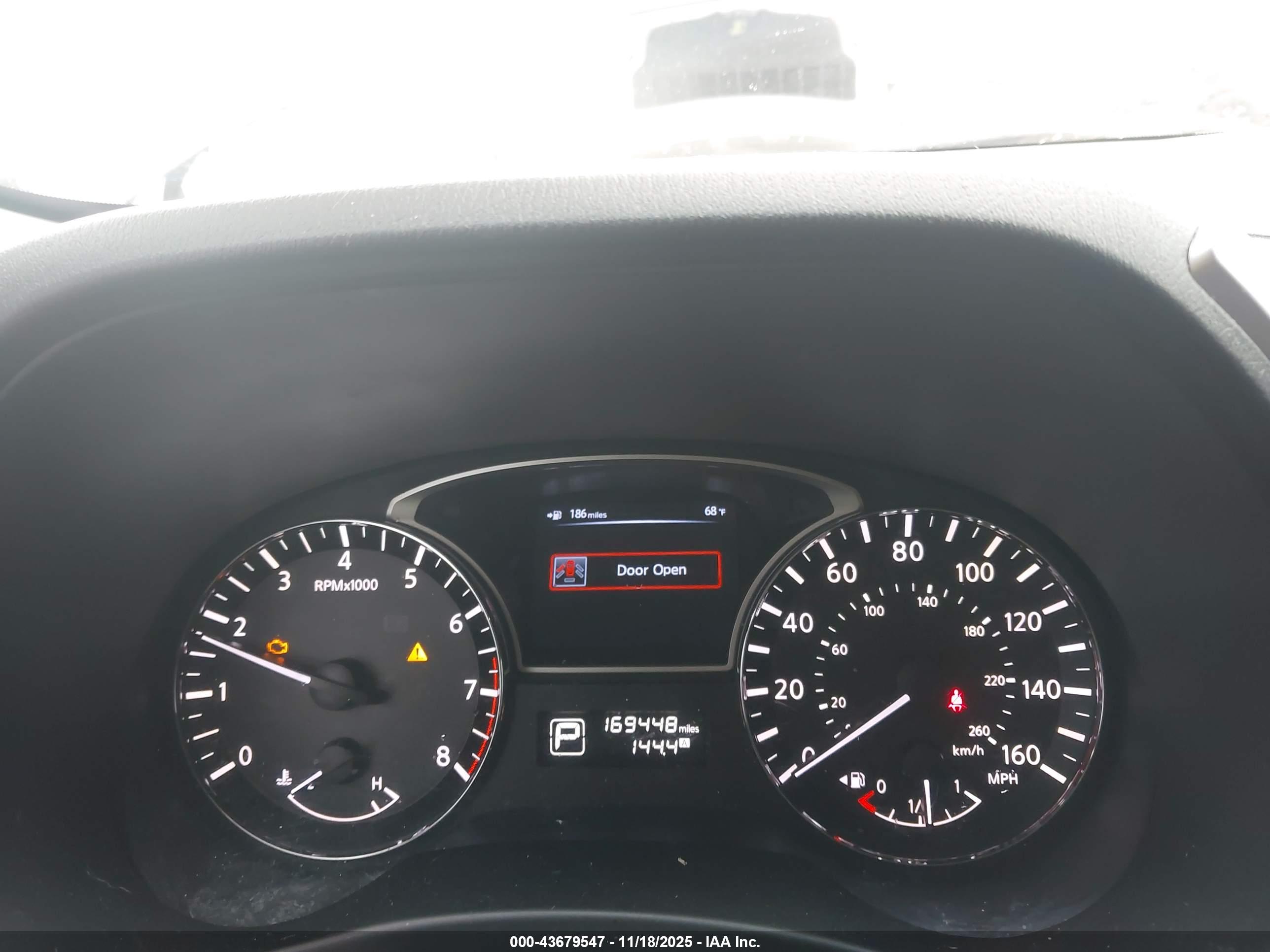 NISSAN PATHFINDER image 7