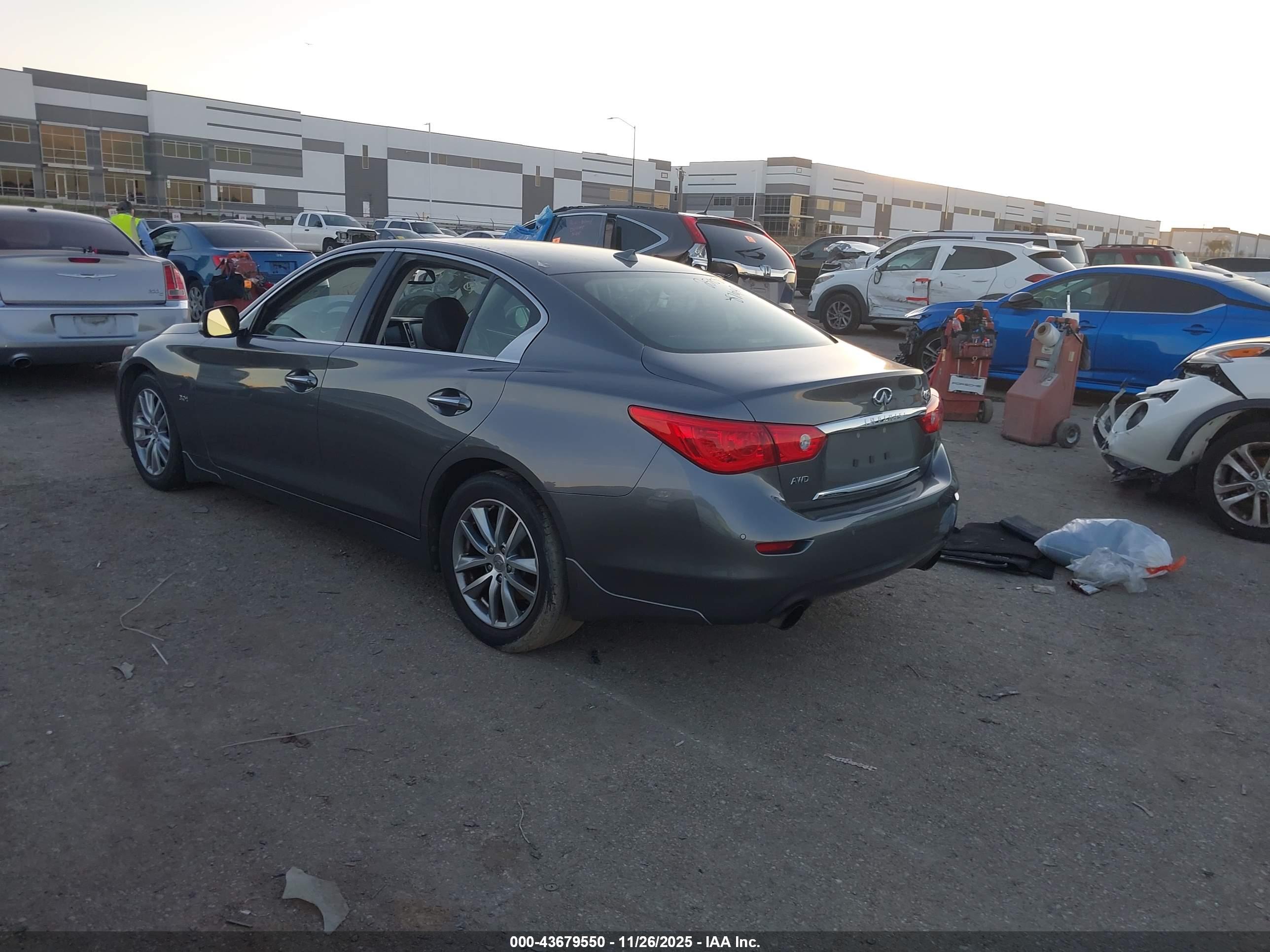 INFINITI Q50 image 3