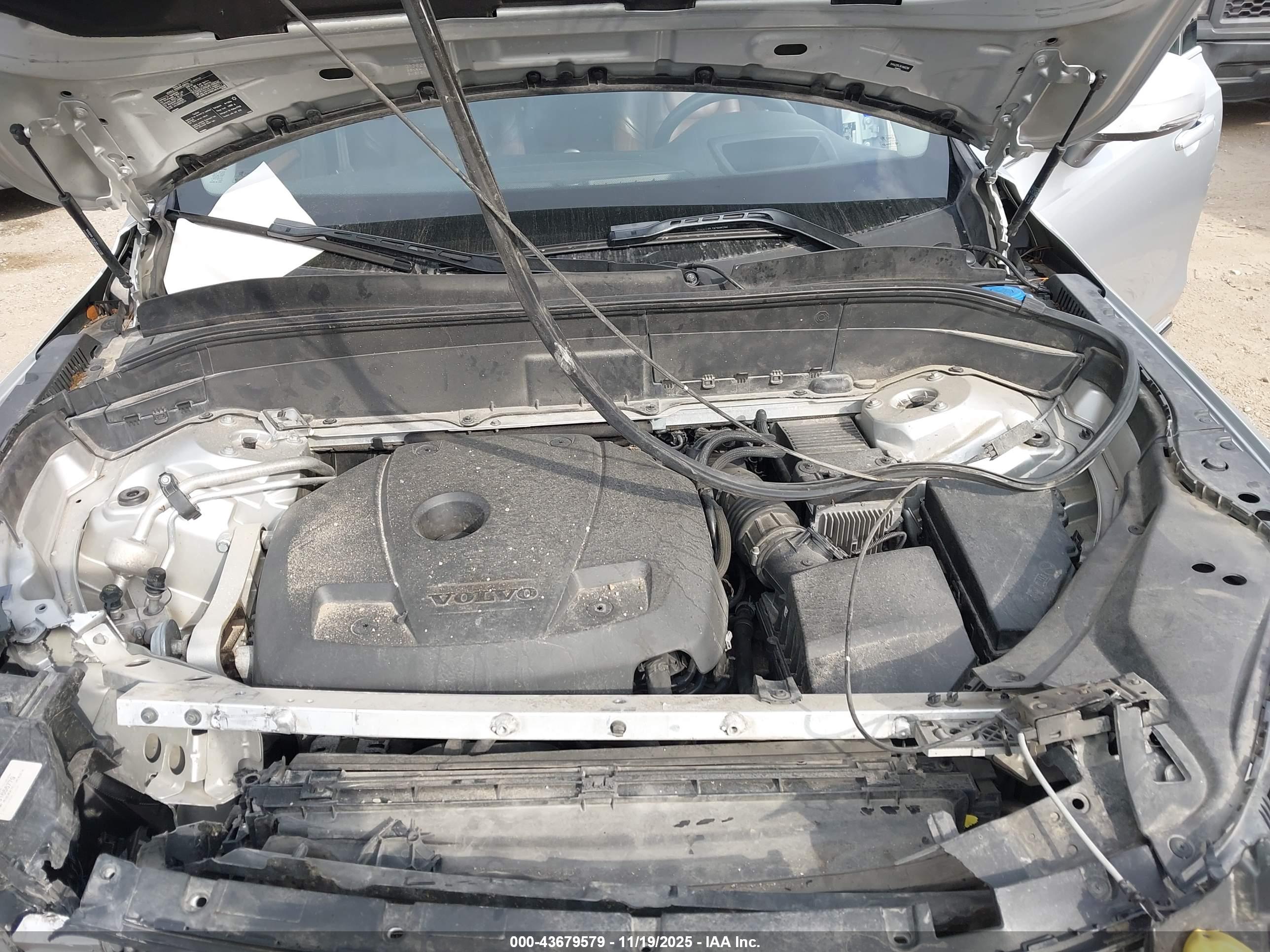 VOLVO XC90 image 10
