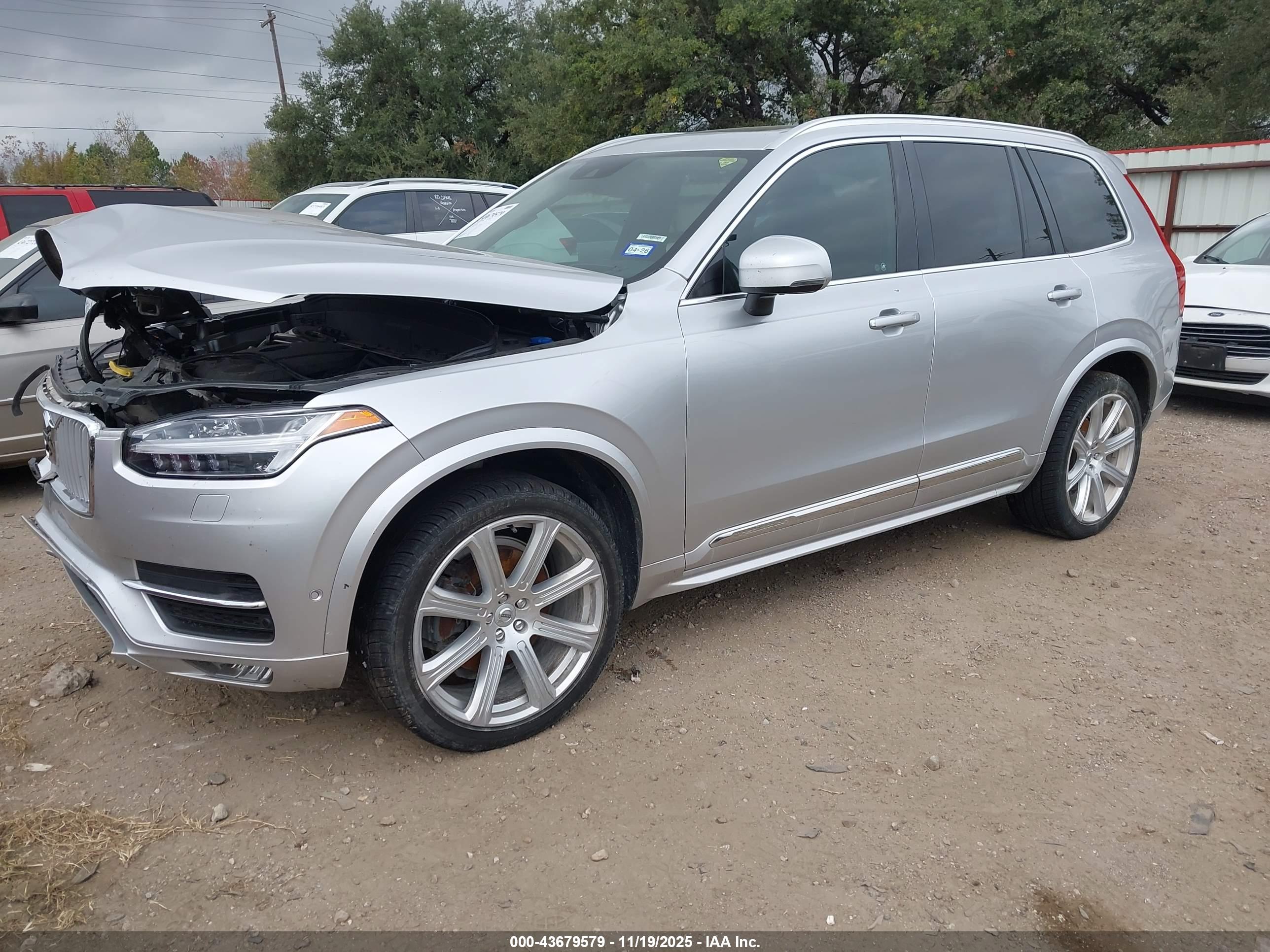 VOLVO XC90 image 2
