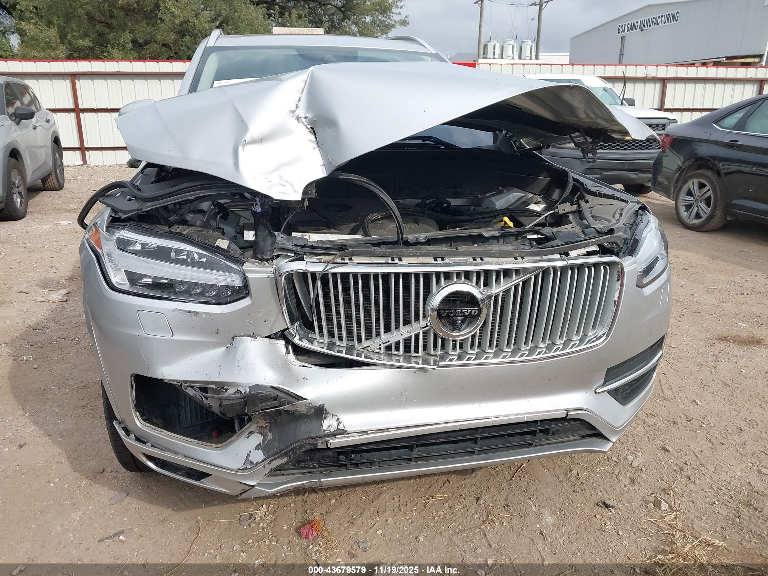 VOLVO XC90 image 6