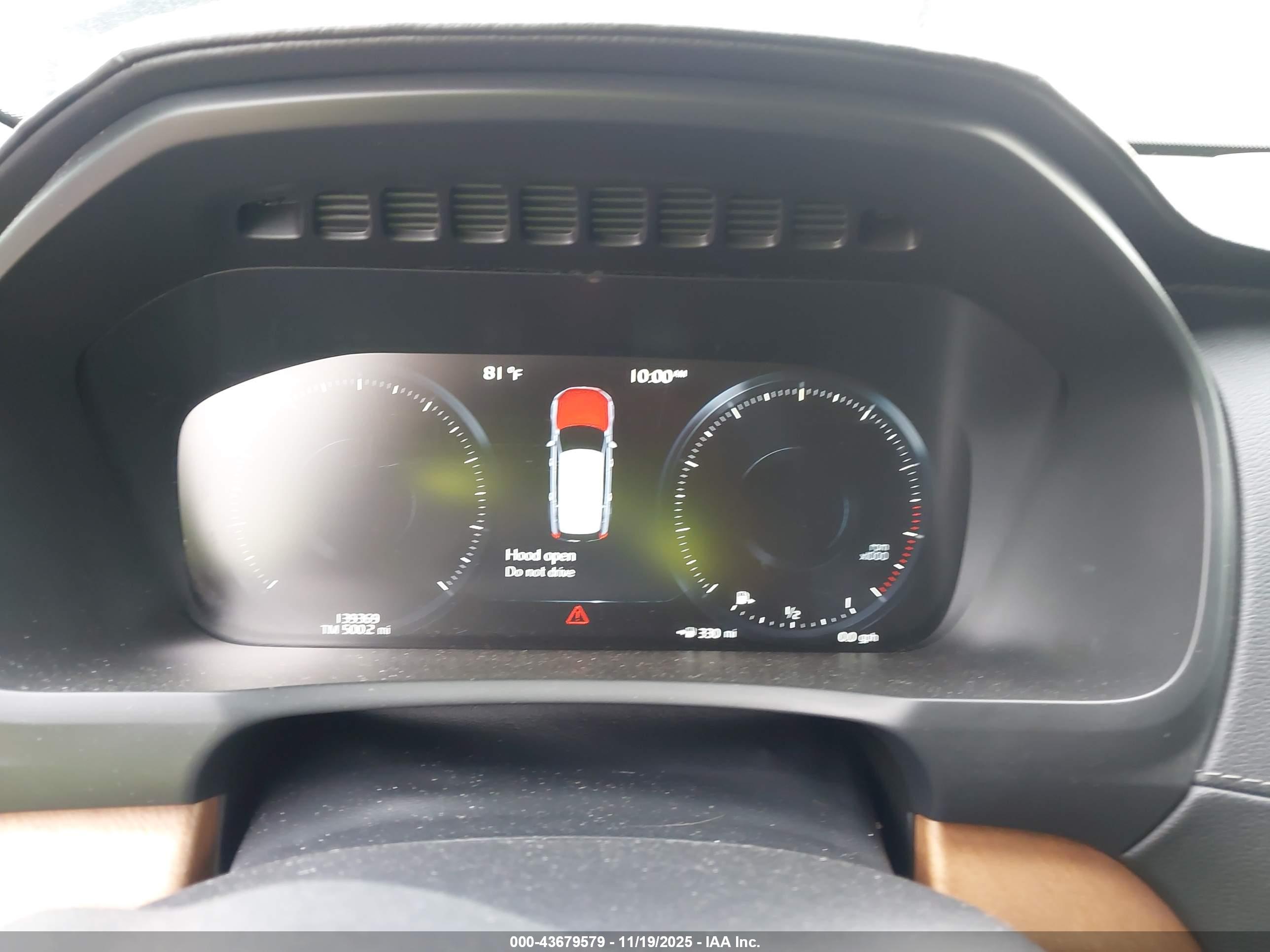 VOLVO XC90 image 7