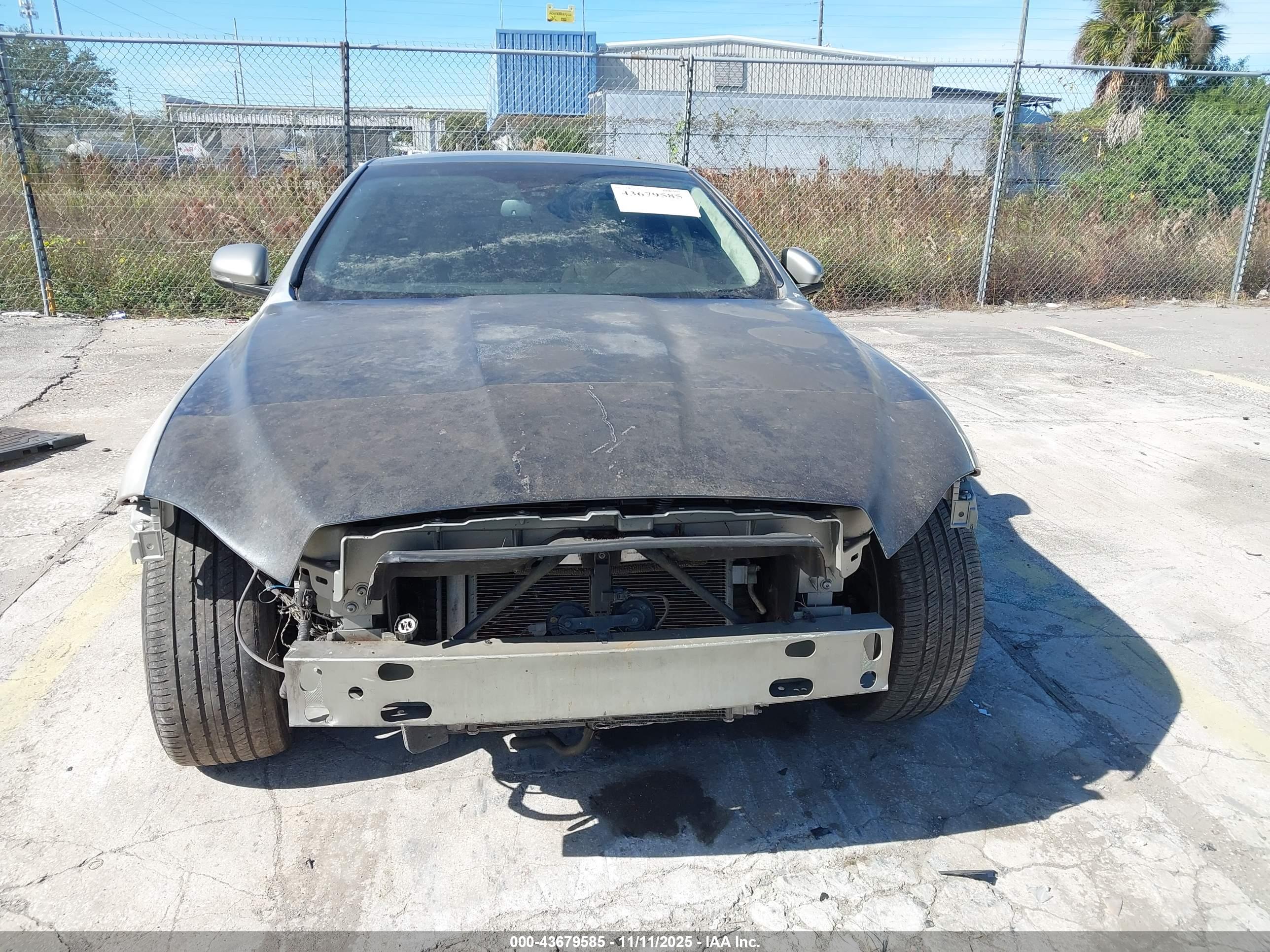 JAGUAR XJ image 6