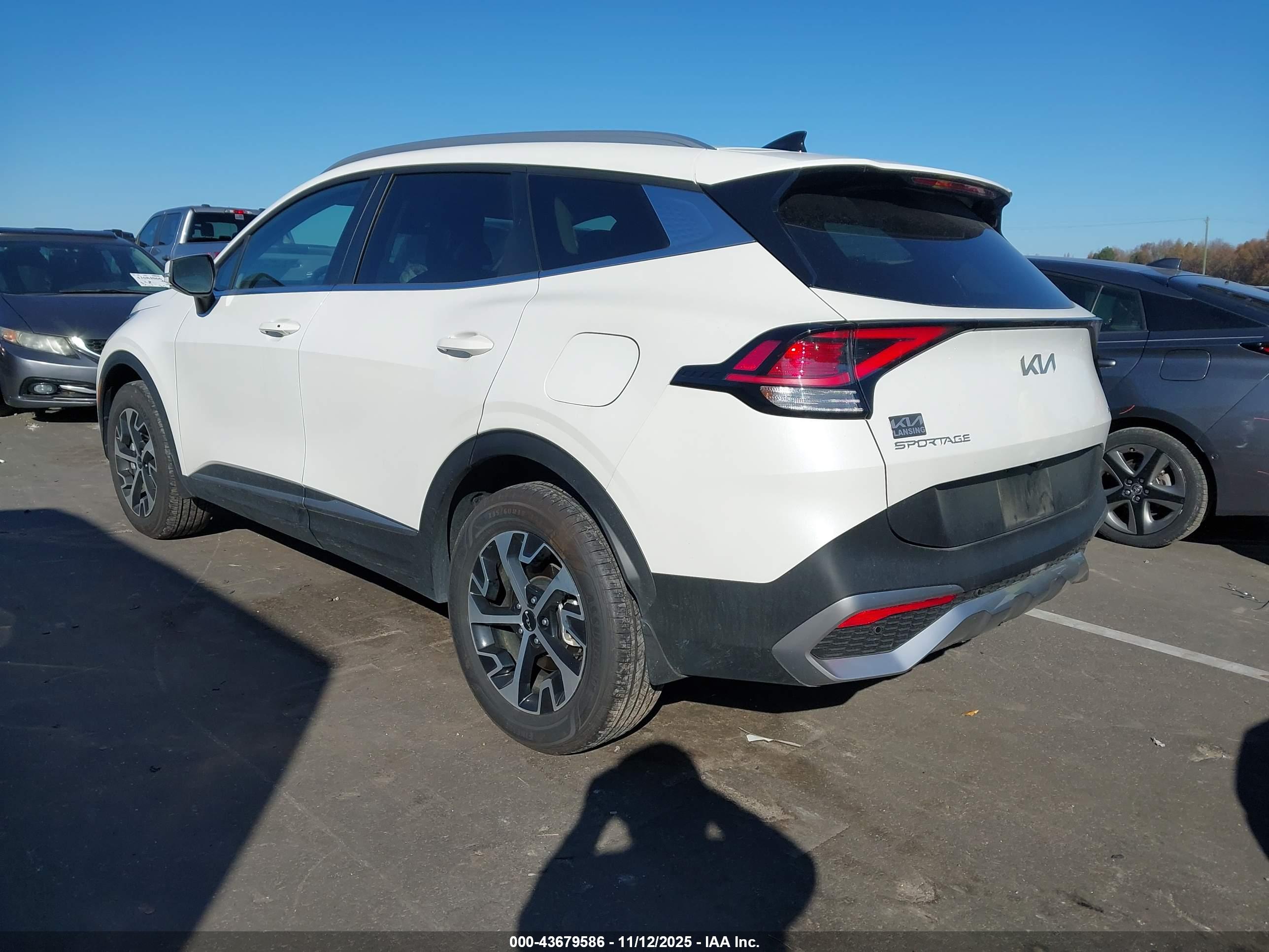 KIA SPORTAGE image 3