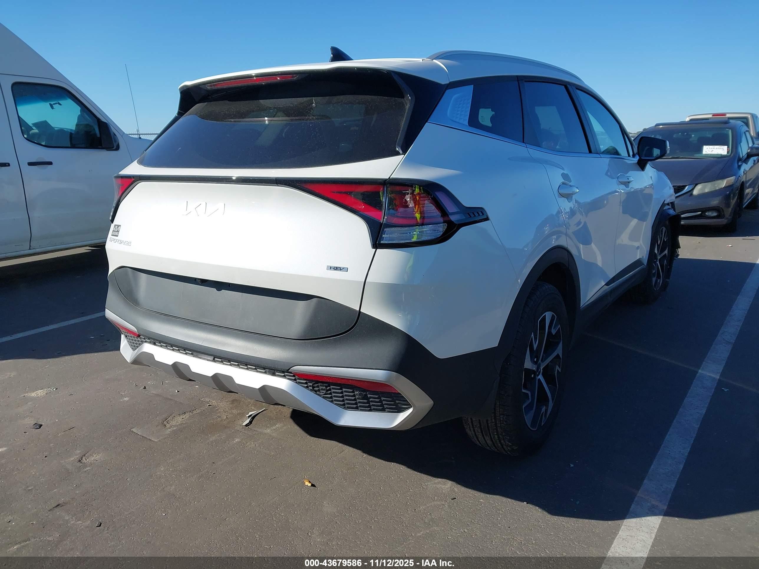 KIA SPORTAGE image 4