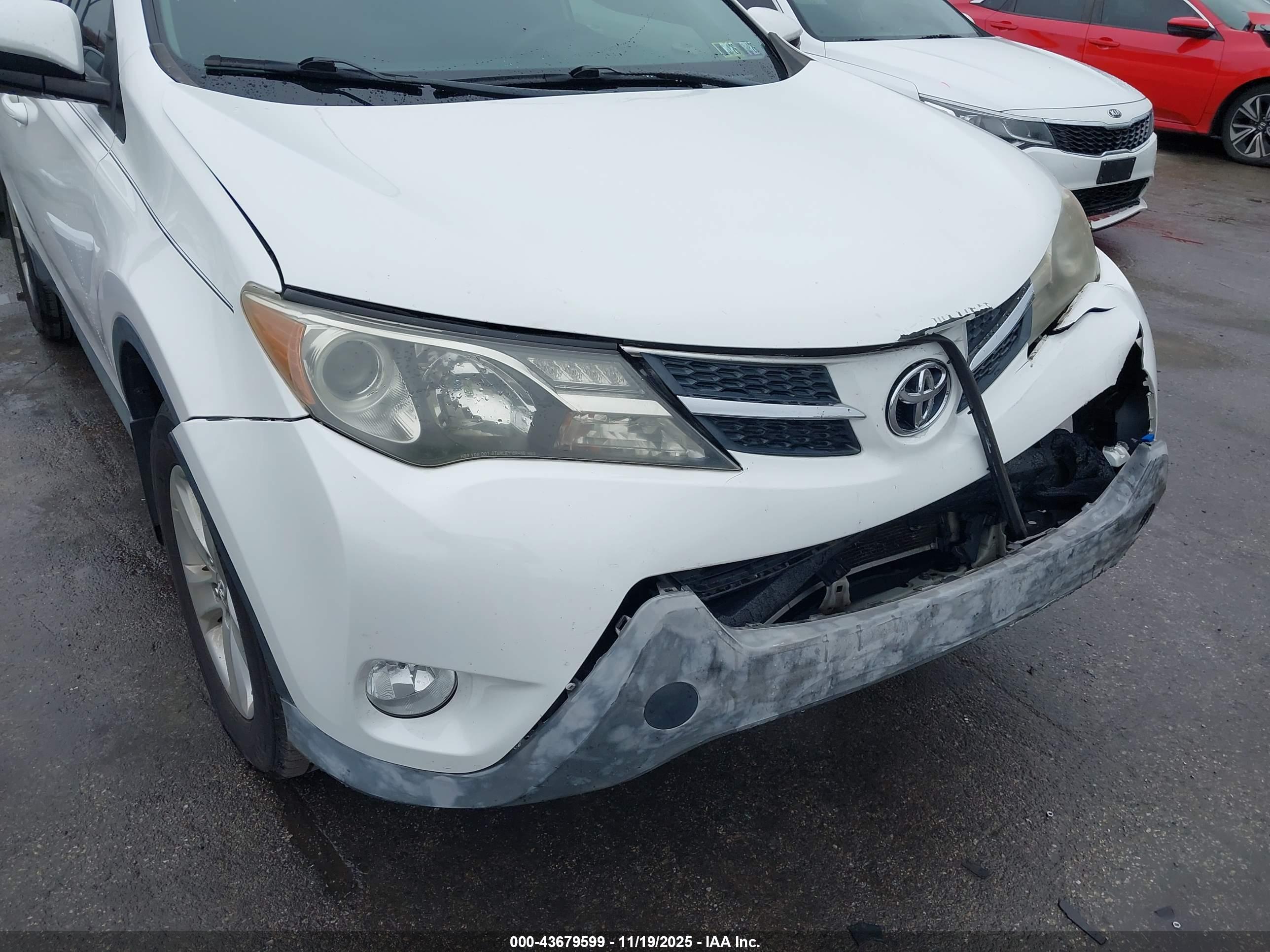 TOYOTA RAV4 image 6
