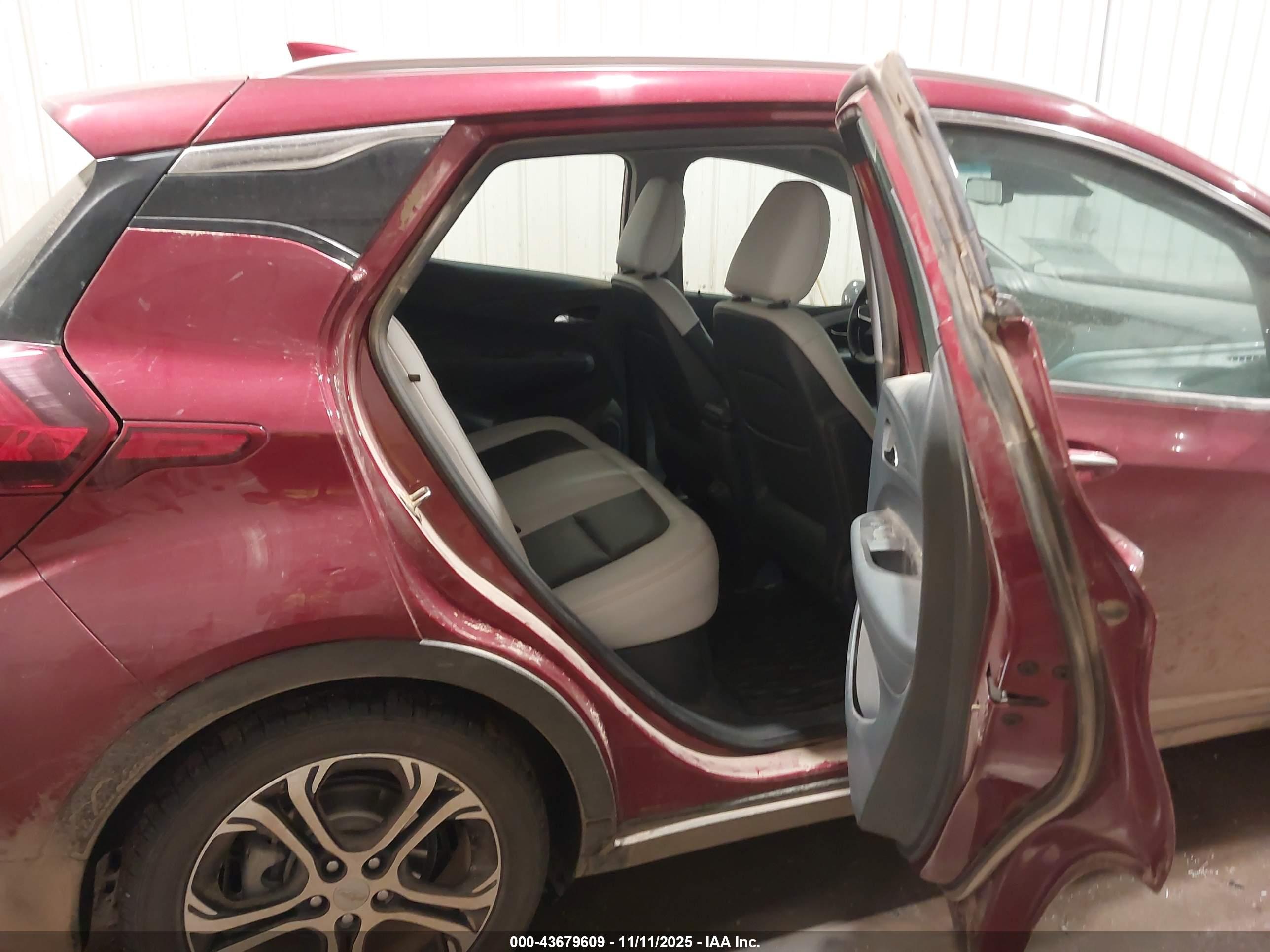 CHEVROLET BOLT image 8