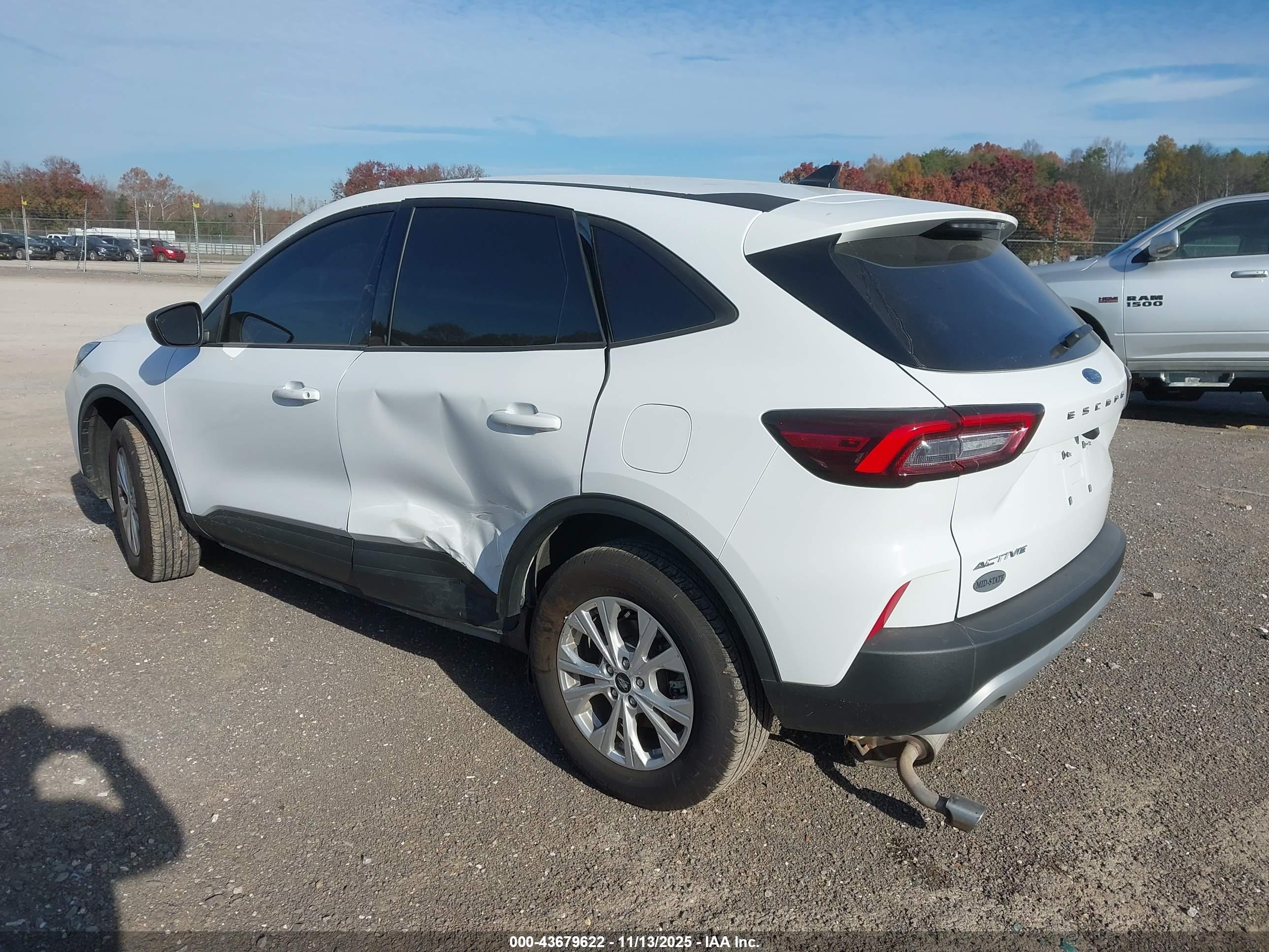 FORD ESCAPE image 3