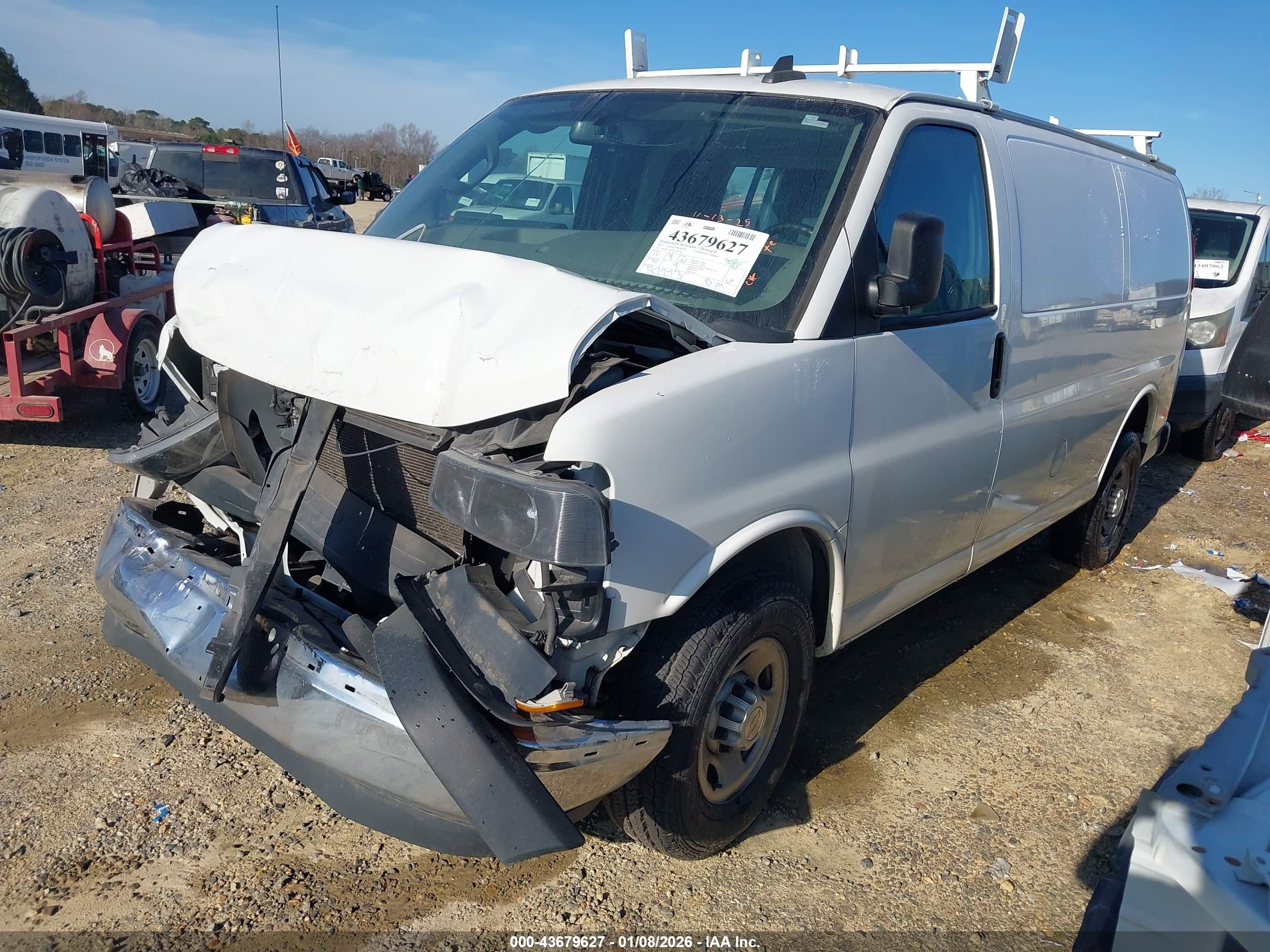 CHEVROLET EXPRESS image 2