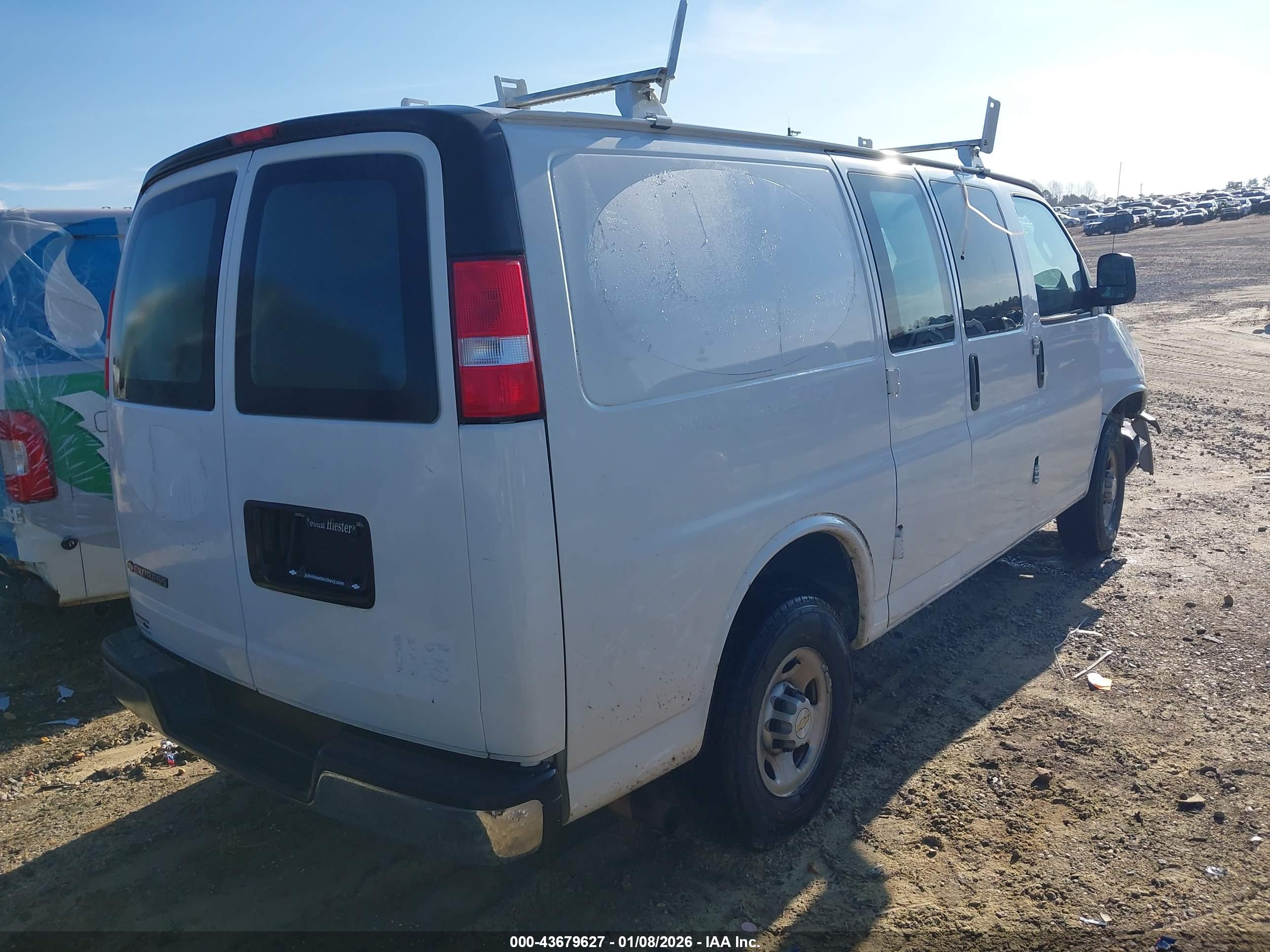 CHEVROLET EXPRESS image 4