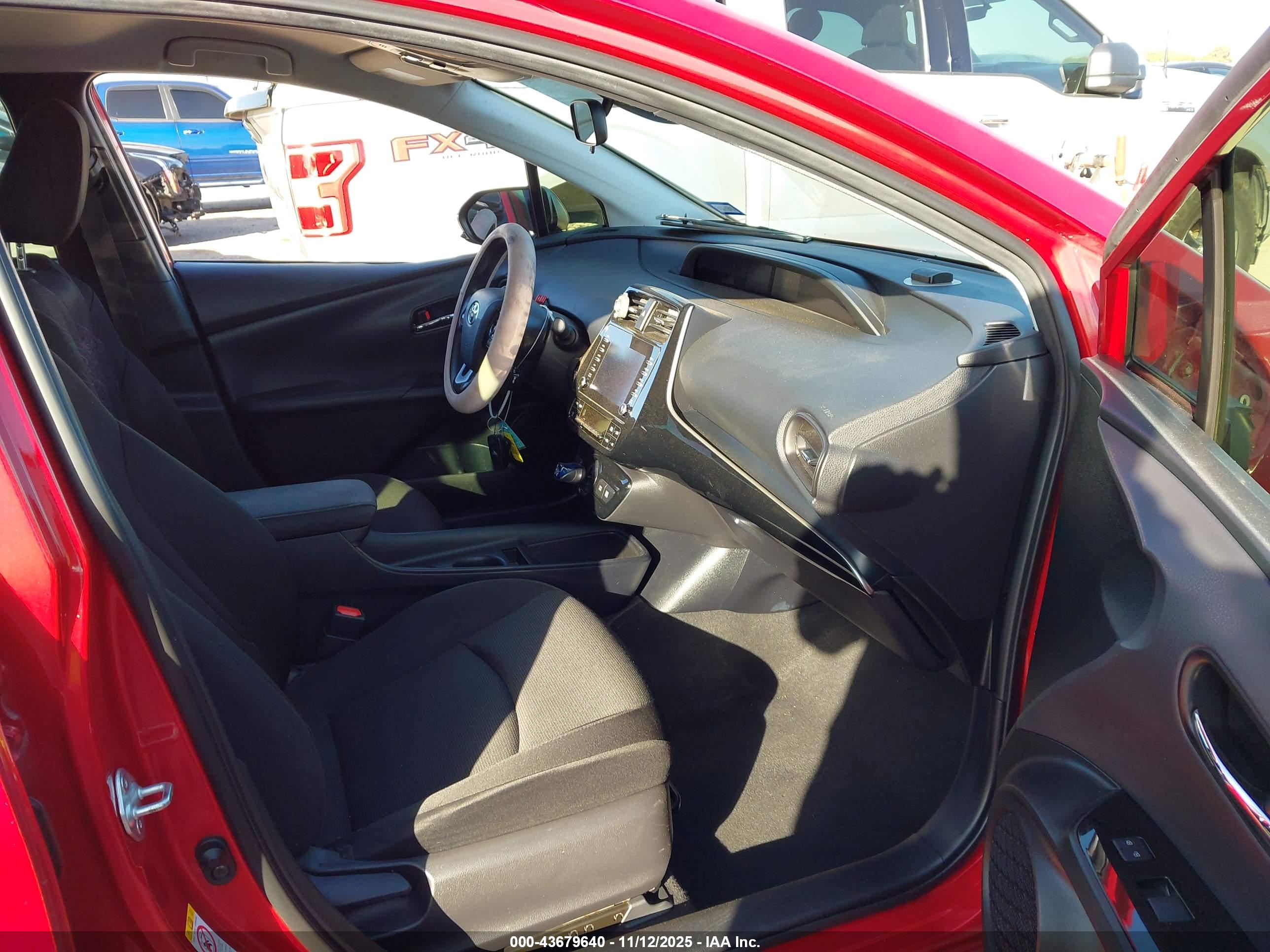 TOYOTA PRIUS image 5