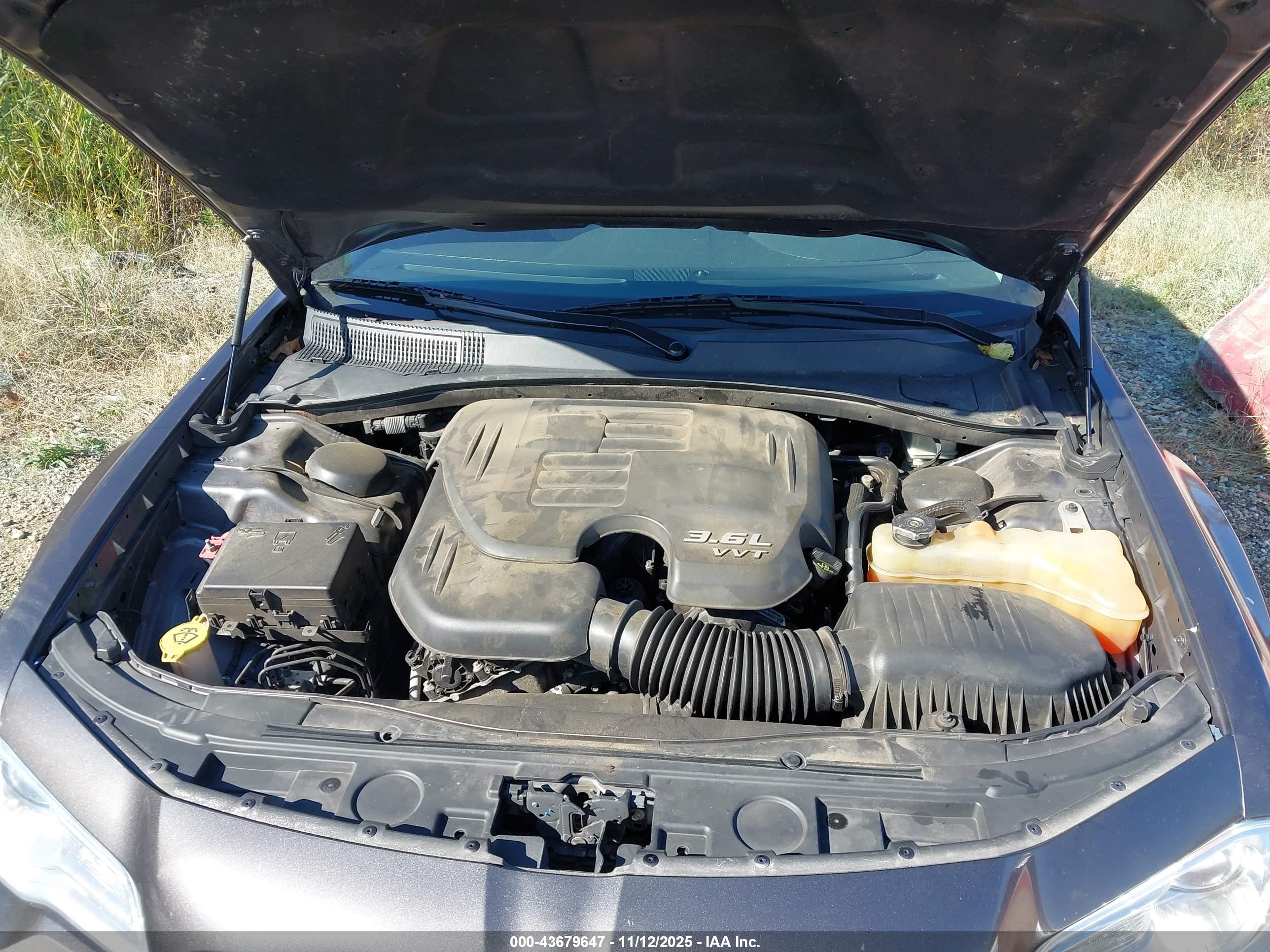 CHRYSLER 300C image 10