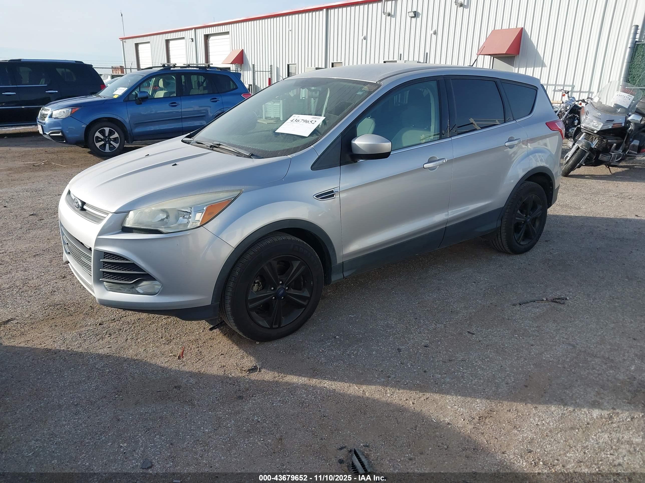 FORD ESCAPE image 2