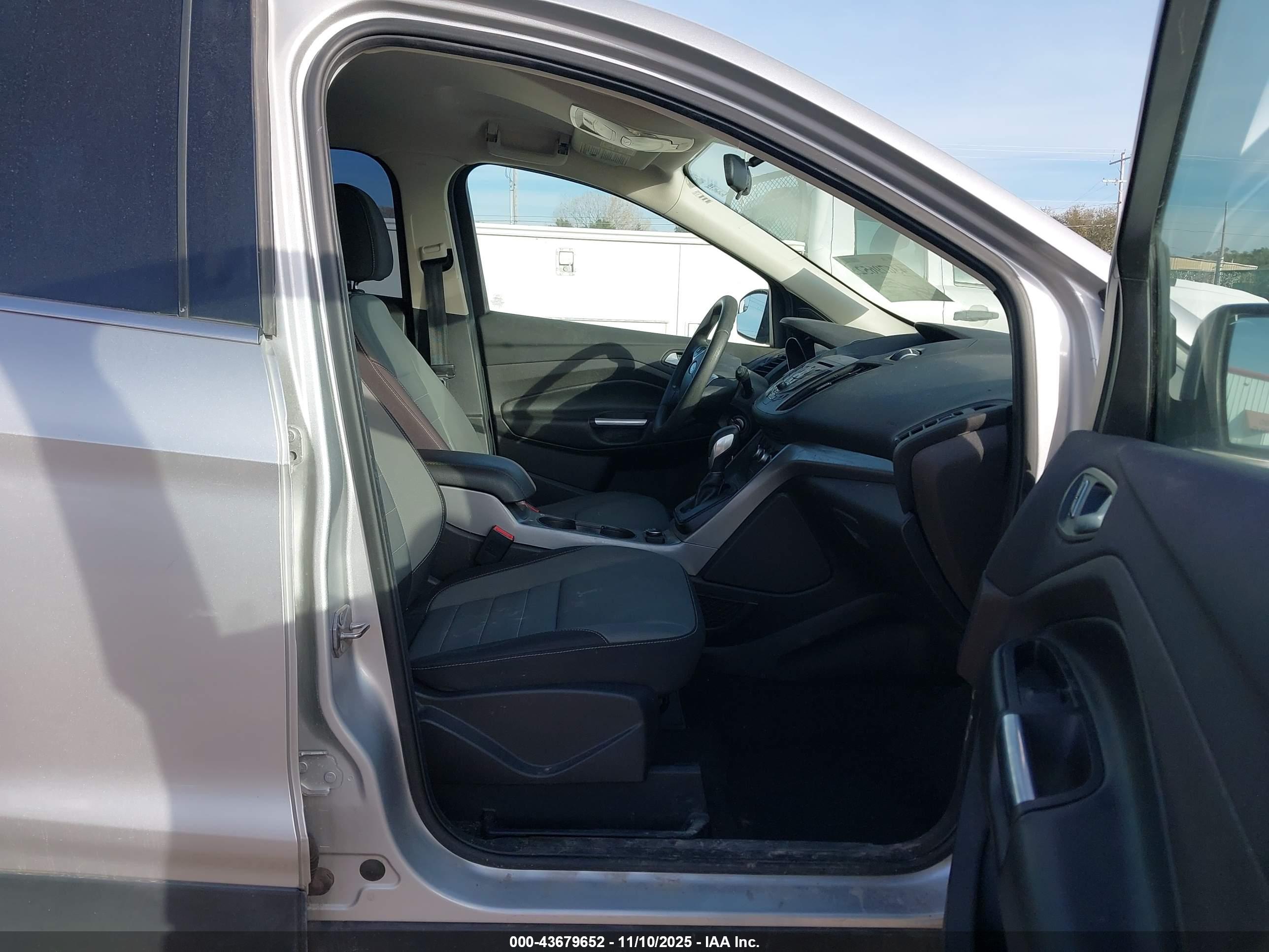 FORD ESCAPE image 5