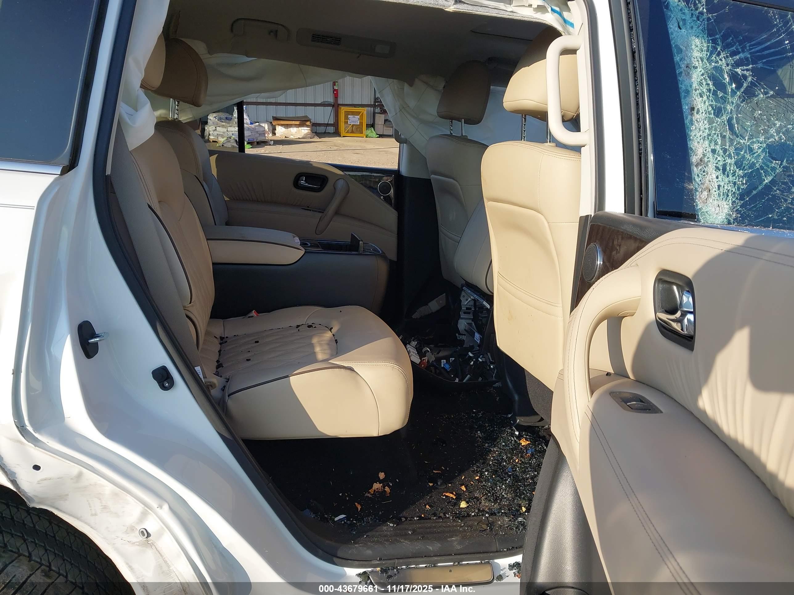 NISSAN ARMADA image 8