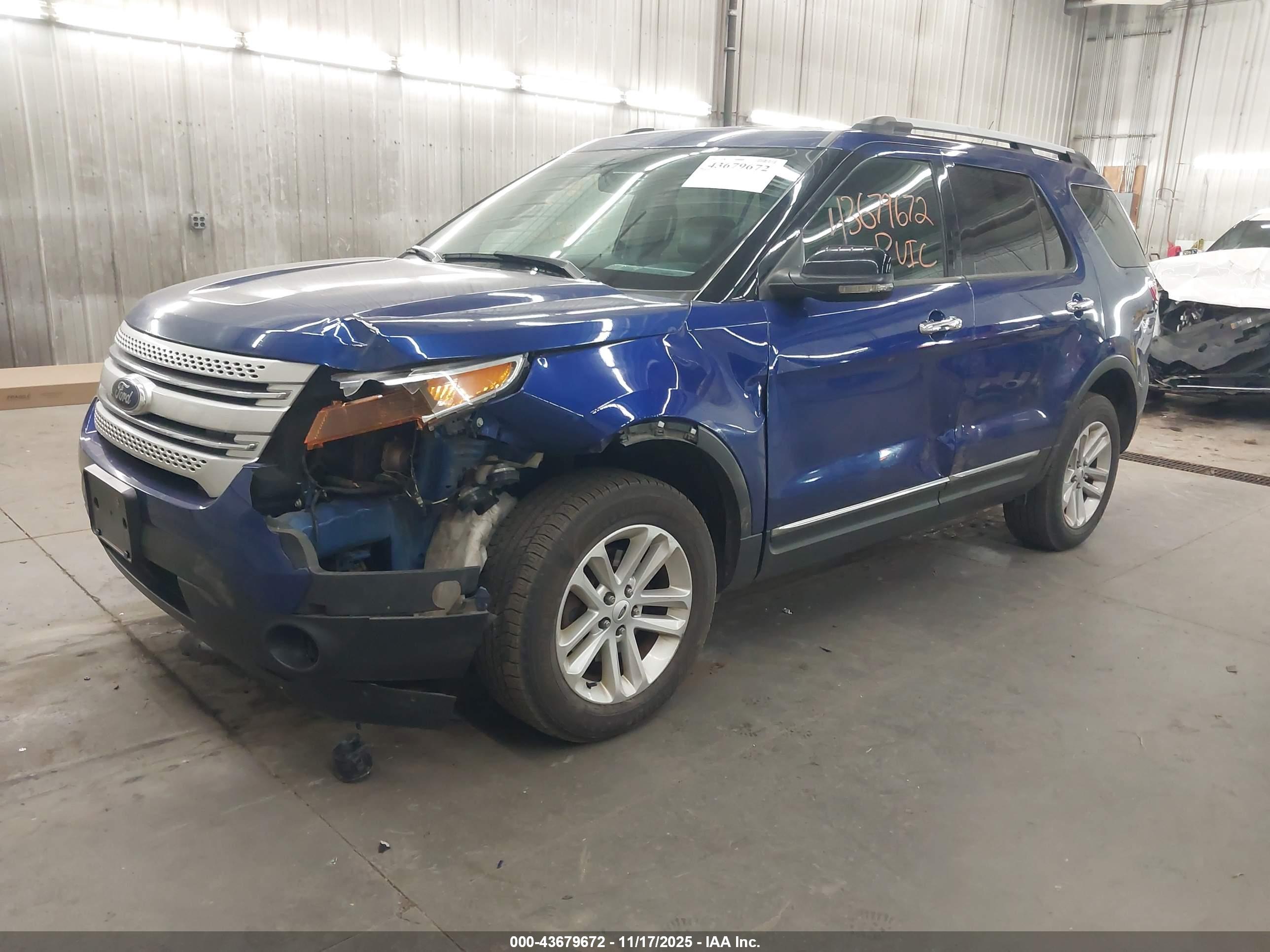 FORD EXPLORER image 2