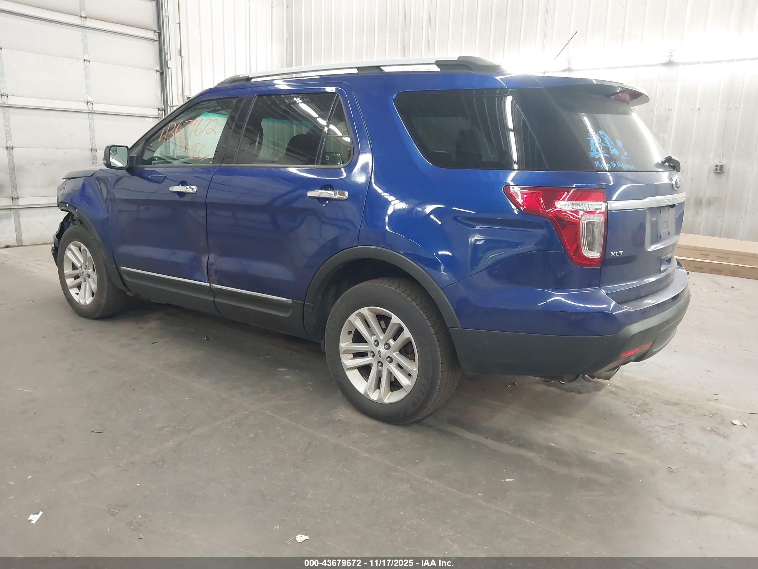 FORD EXPLORER image 3