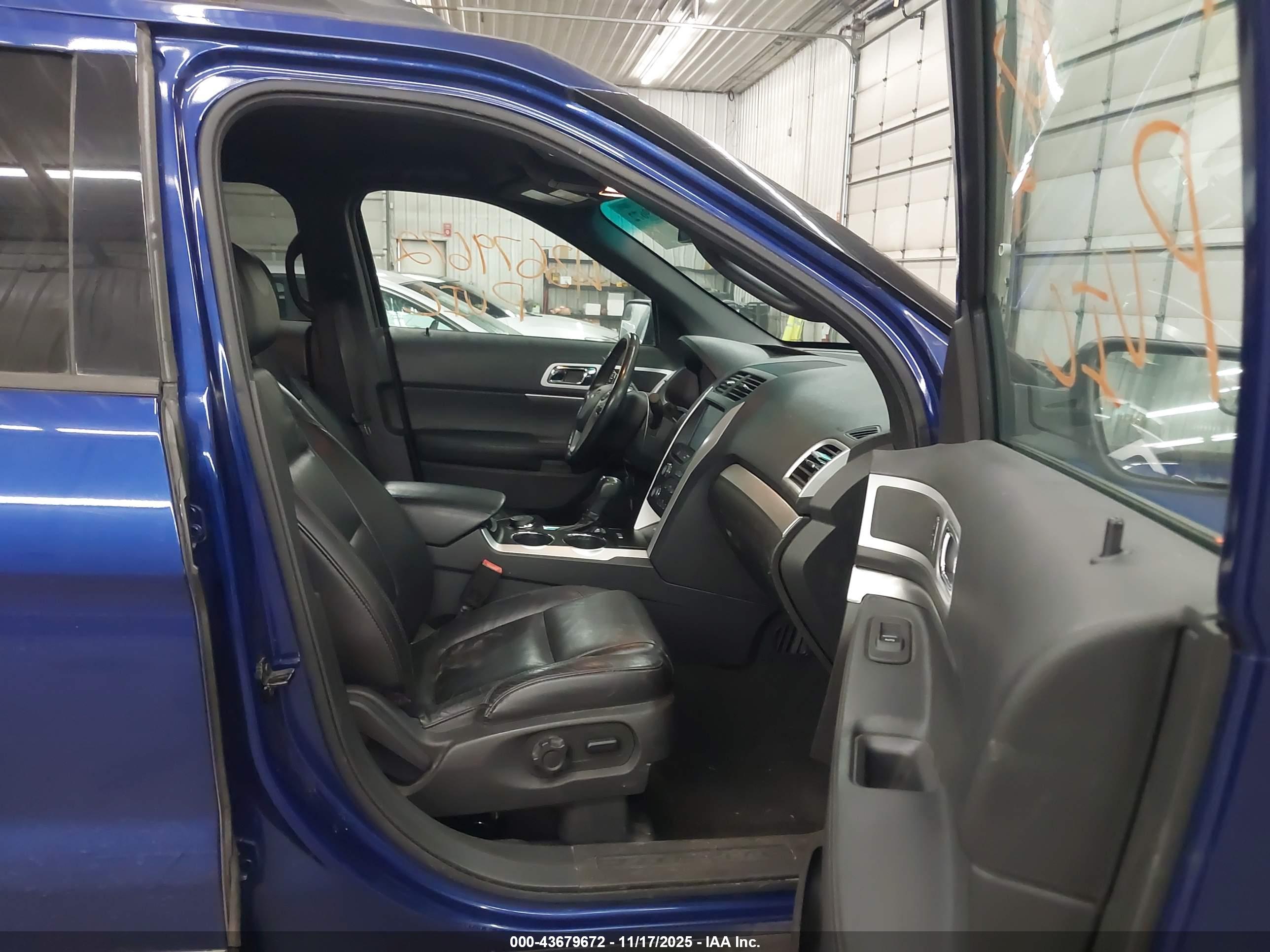 FORD EXPLORER image 5