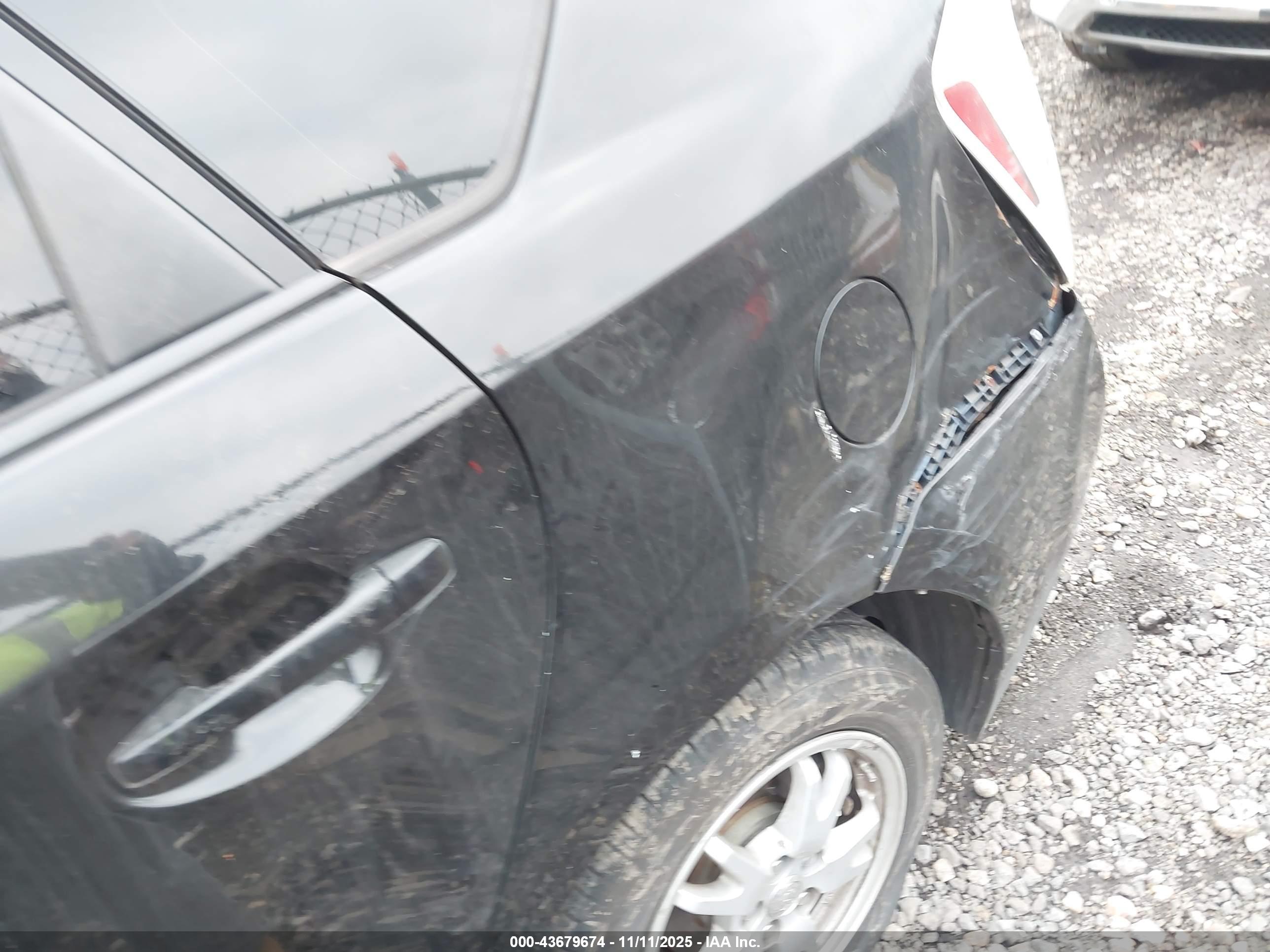 TOYOTA PRIUS image 6