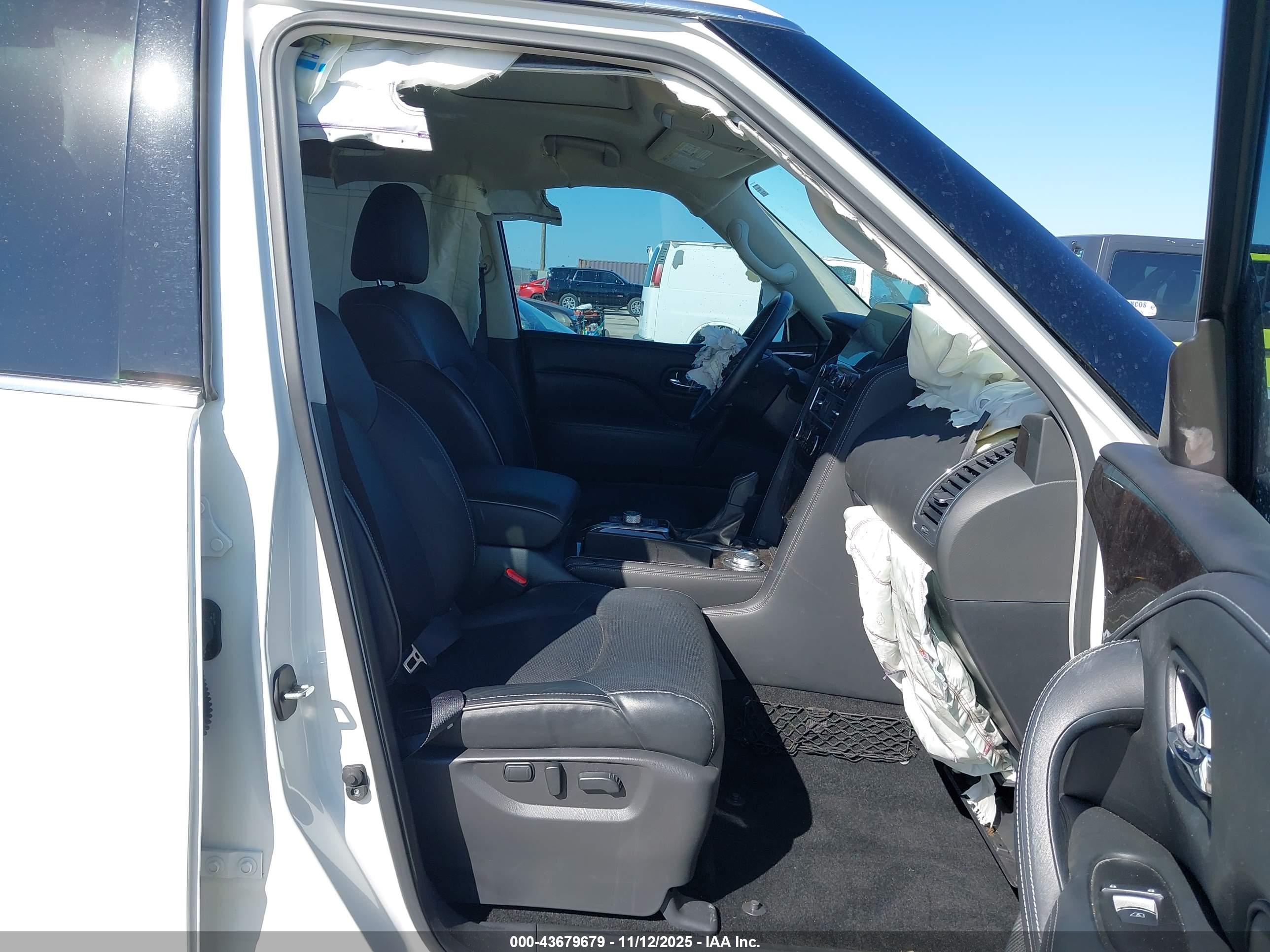 INFINITI QX80 image 5