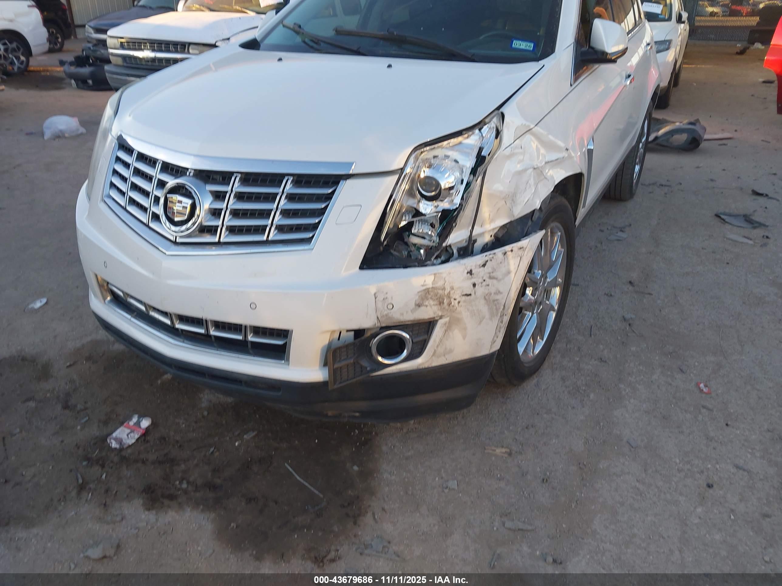 CADILLAC SRX image 6