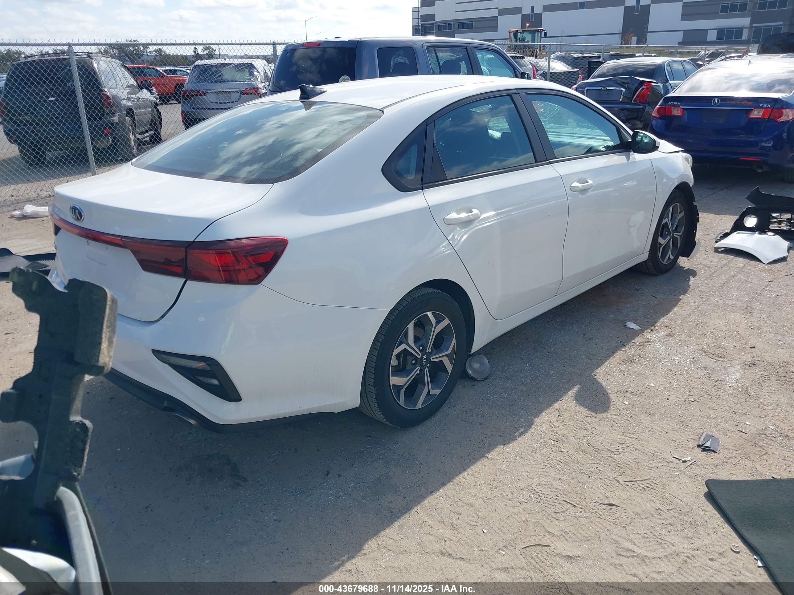 KIA FORTE image 4