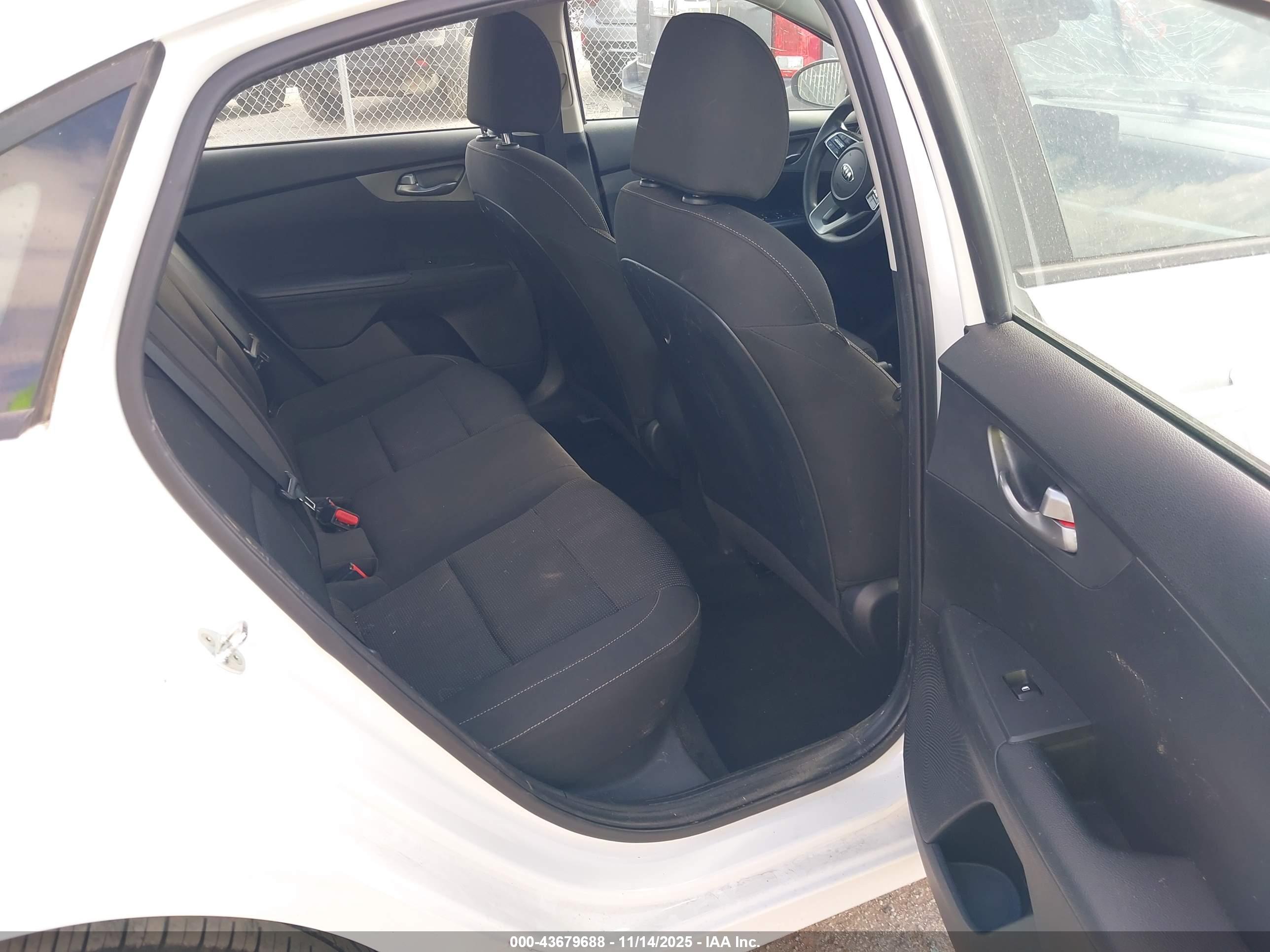 KIA FORTE image 8