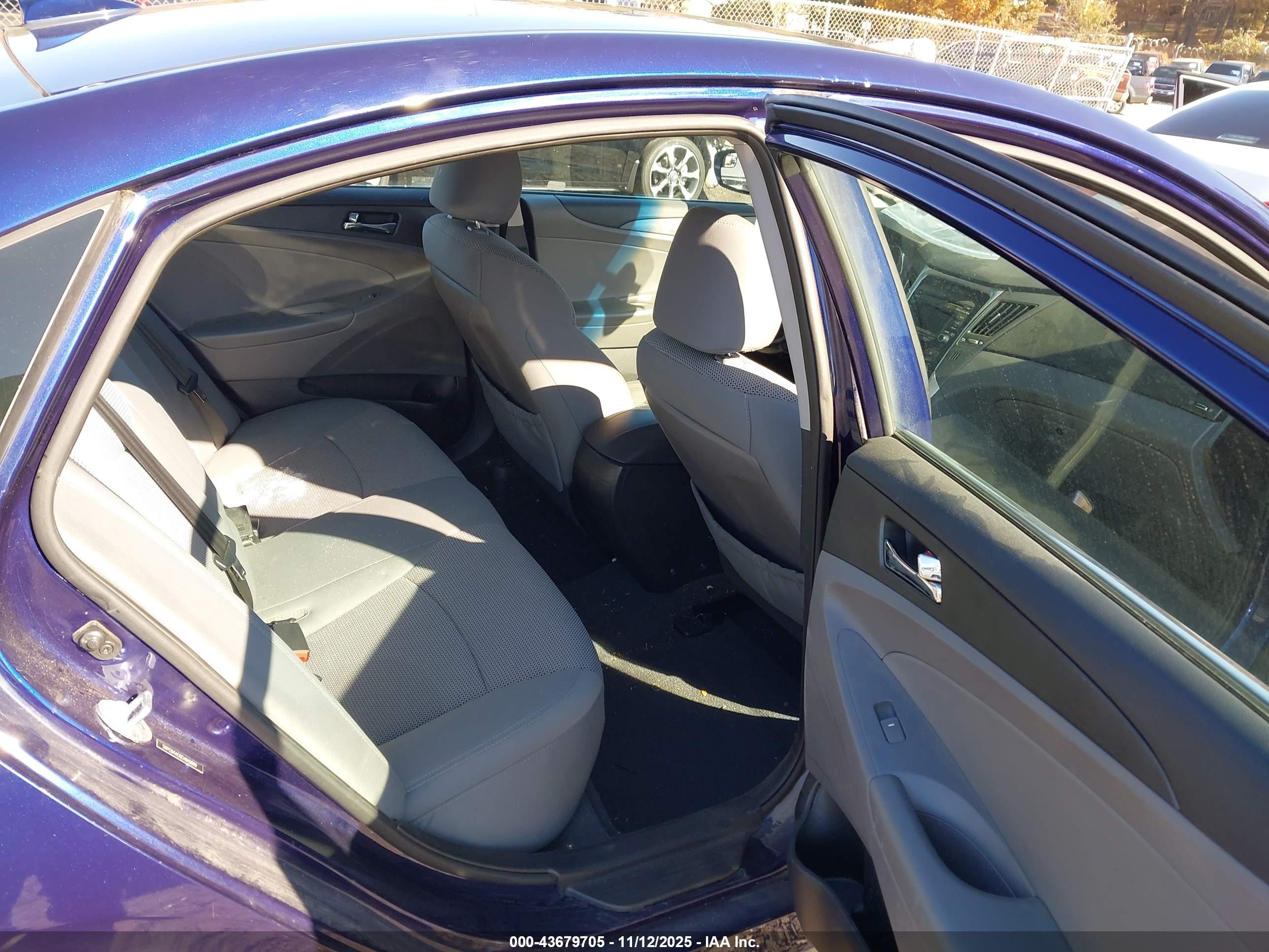 HYUNDAI SONATA image 8