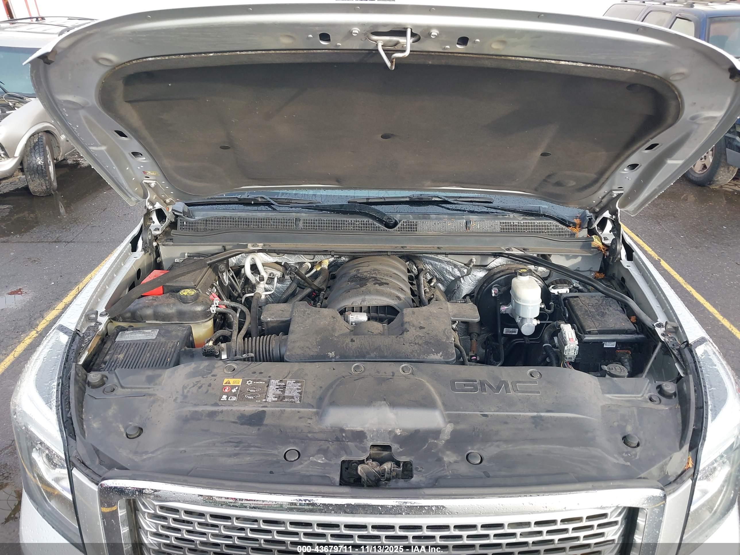 GMC YUKON image 10