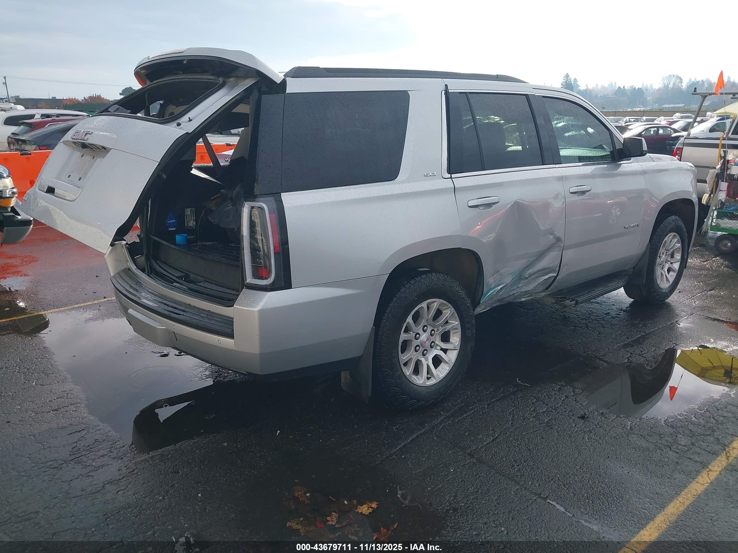 GMC YUKON image 4