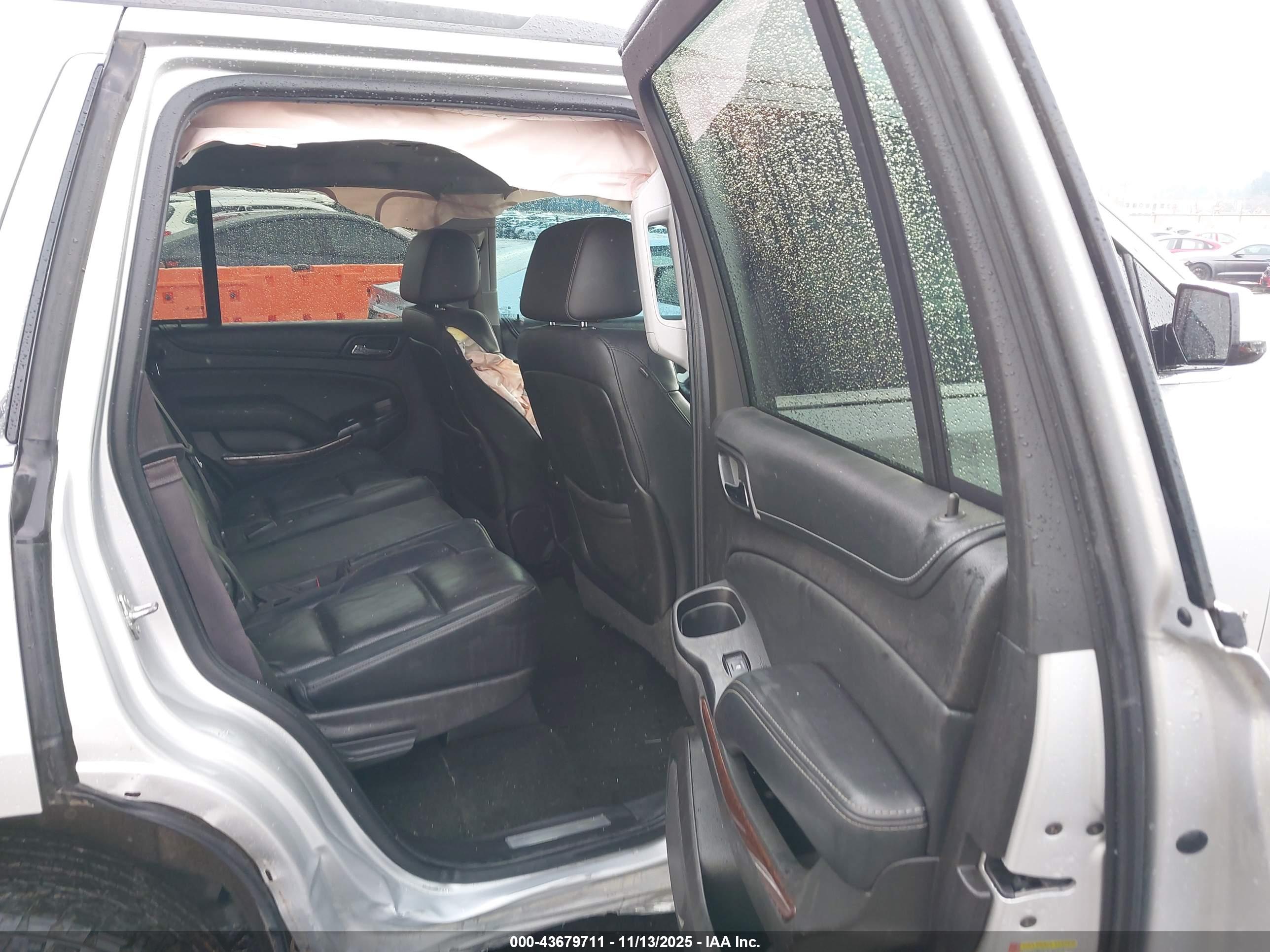 GMC YUKON image 8