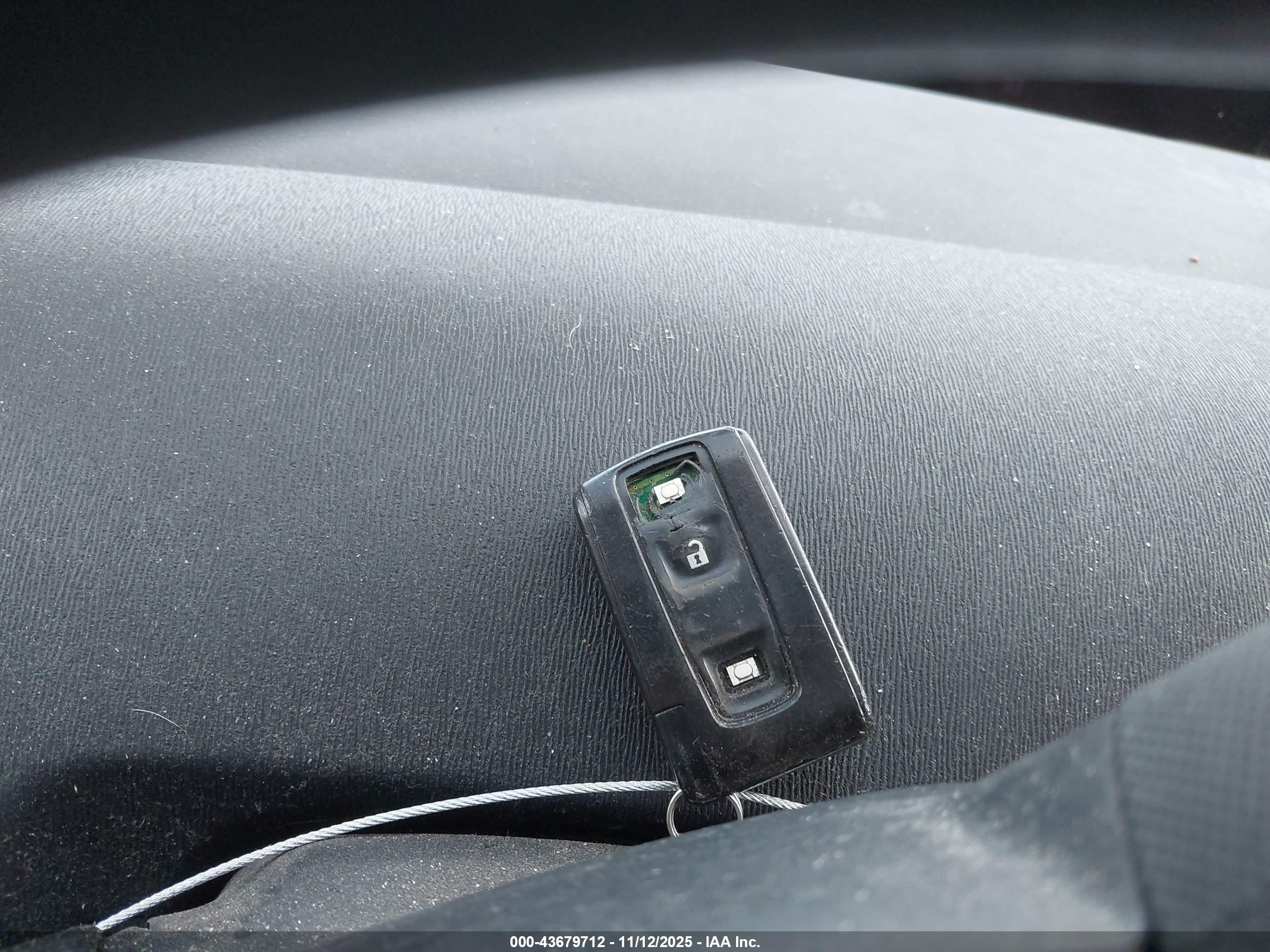 TOYOTA PRIUS image 11