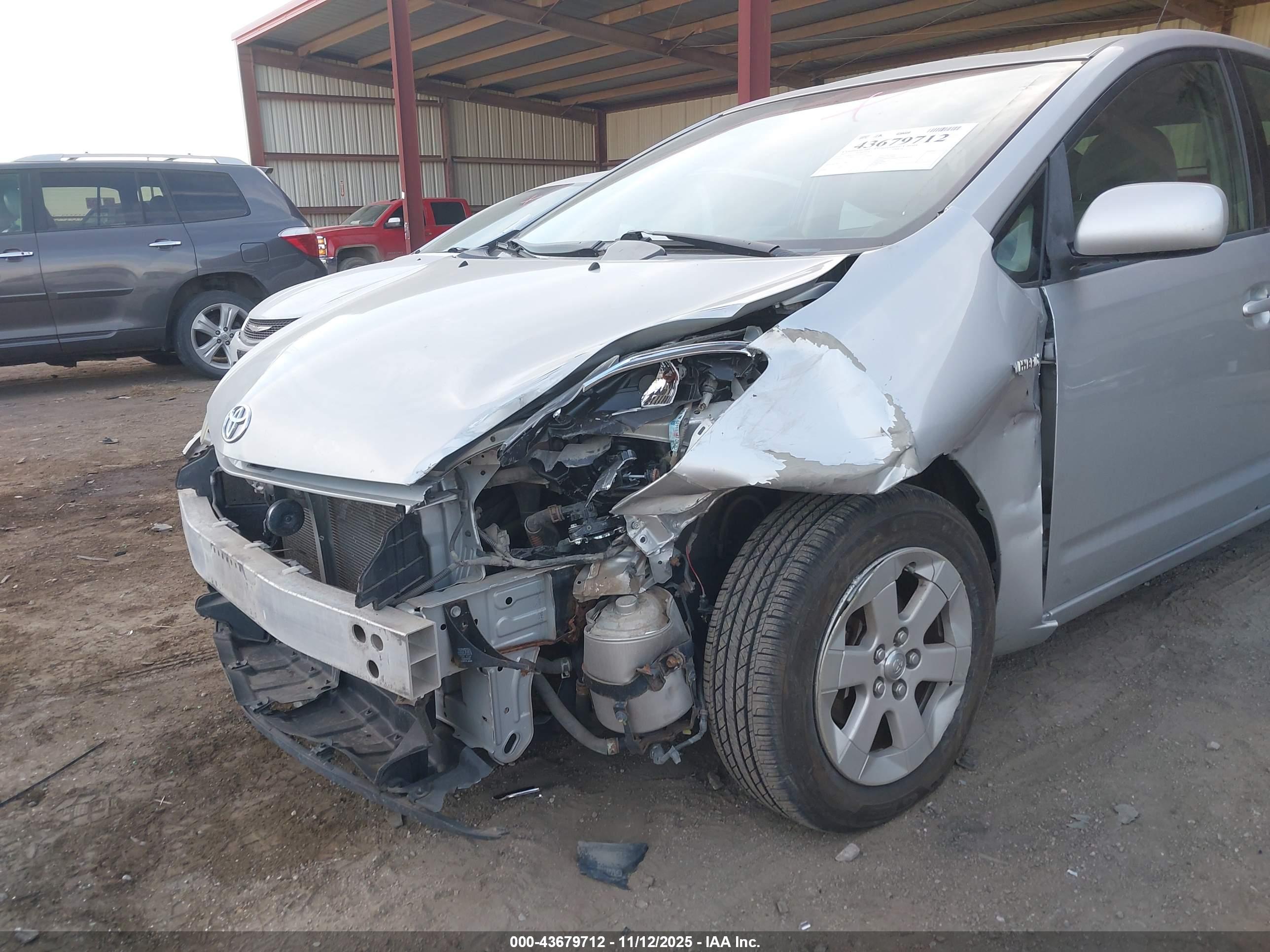 TOYOTA PRIUS image 6