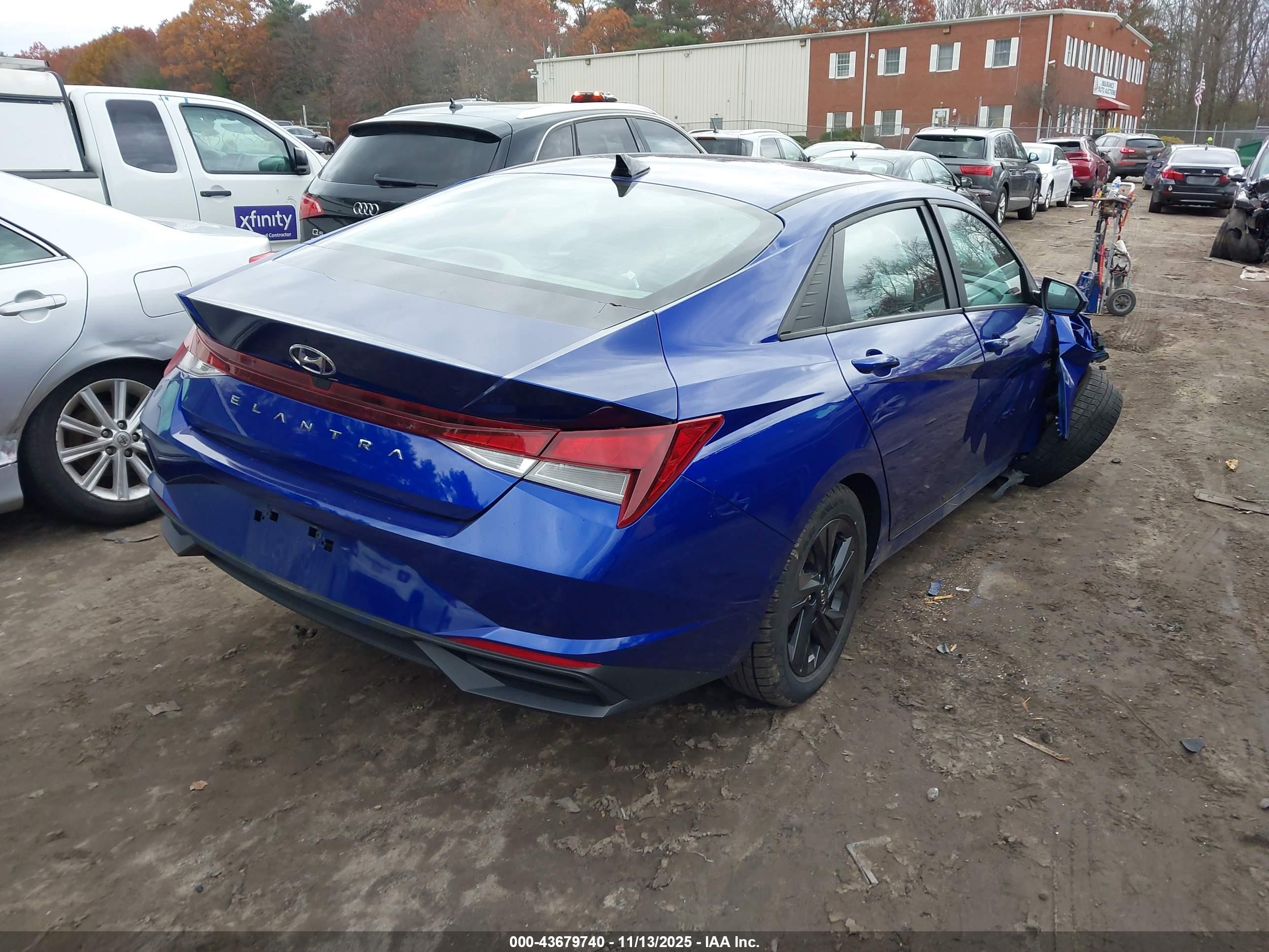 HYUNDAI ELANTRA image 4