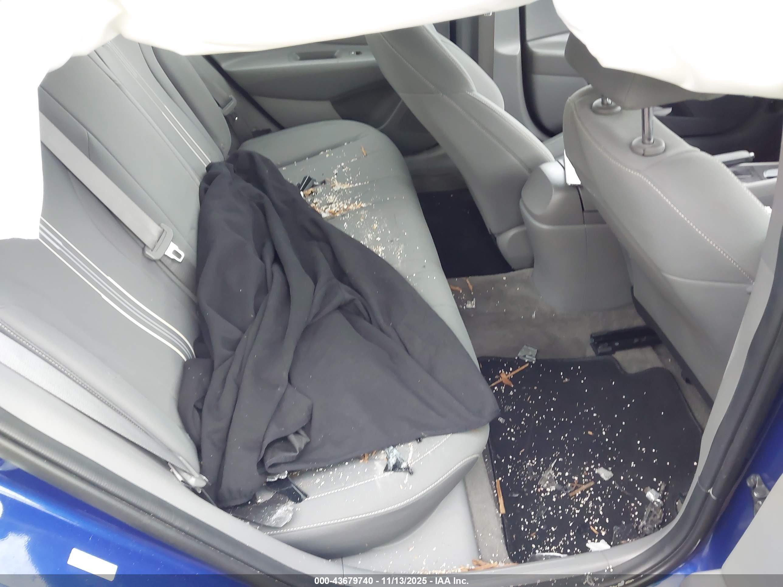 HYUNDAI ELANTRA image 8