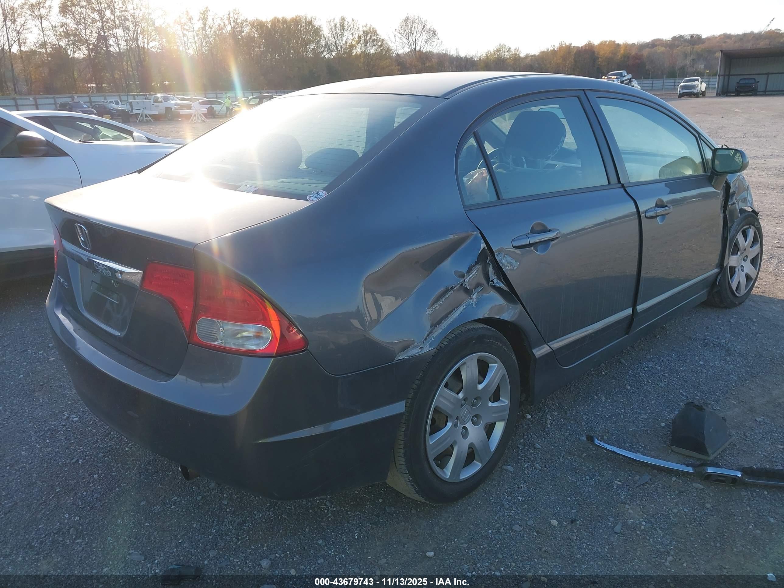 HONDA CIVIC image 4