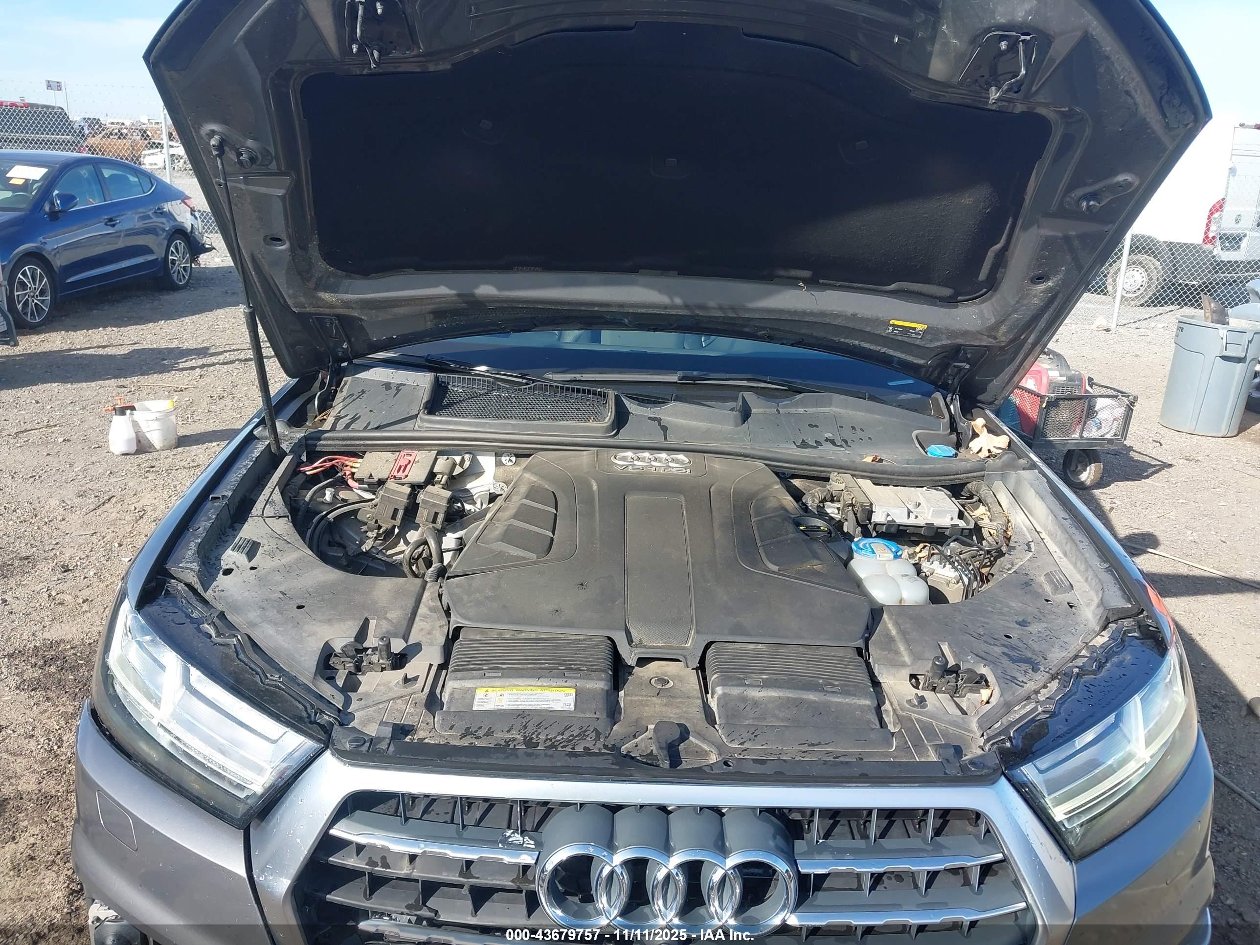 AUDI Q7 image 10