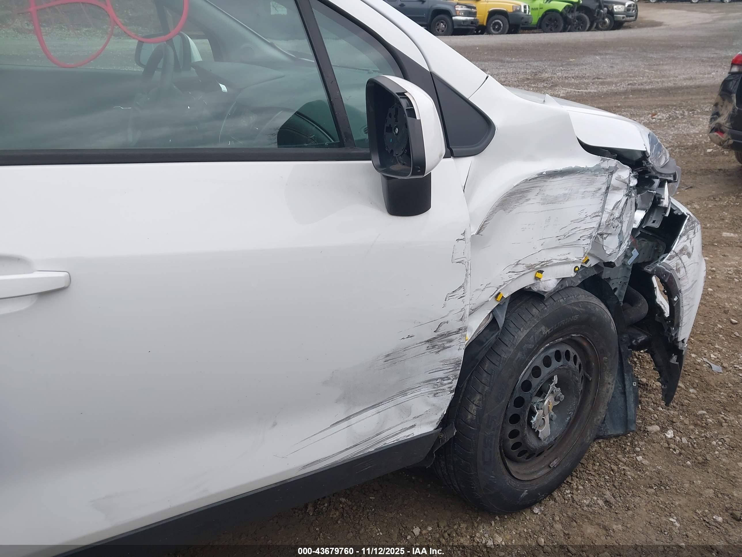 CHEVROLET TRAX image 6
