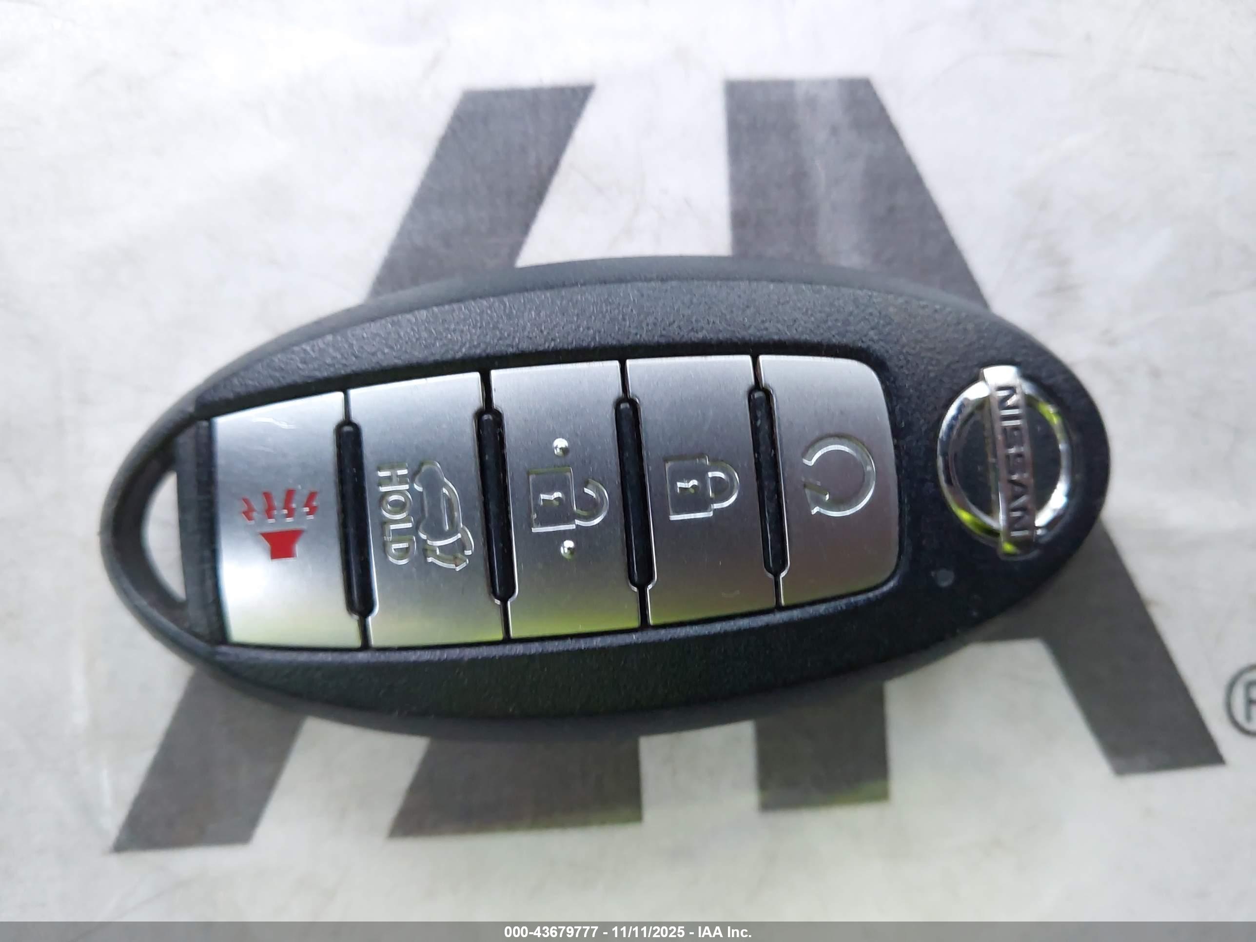 NISSAN ROGUE image 11