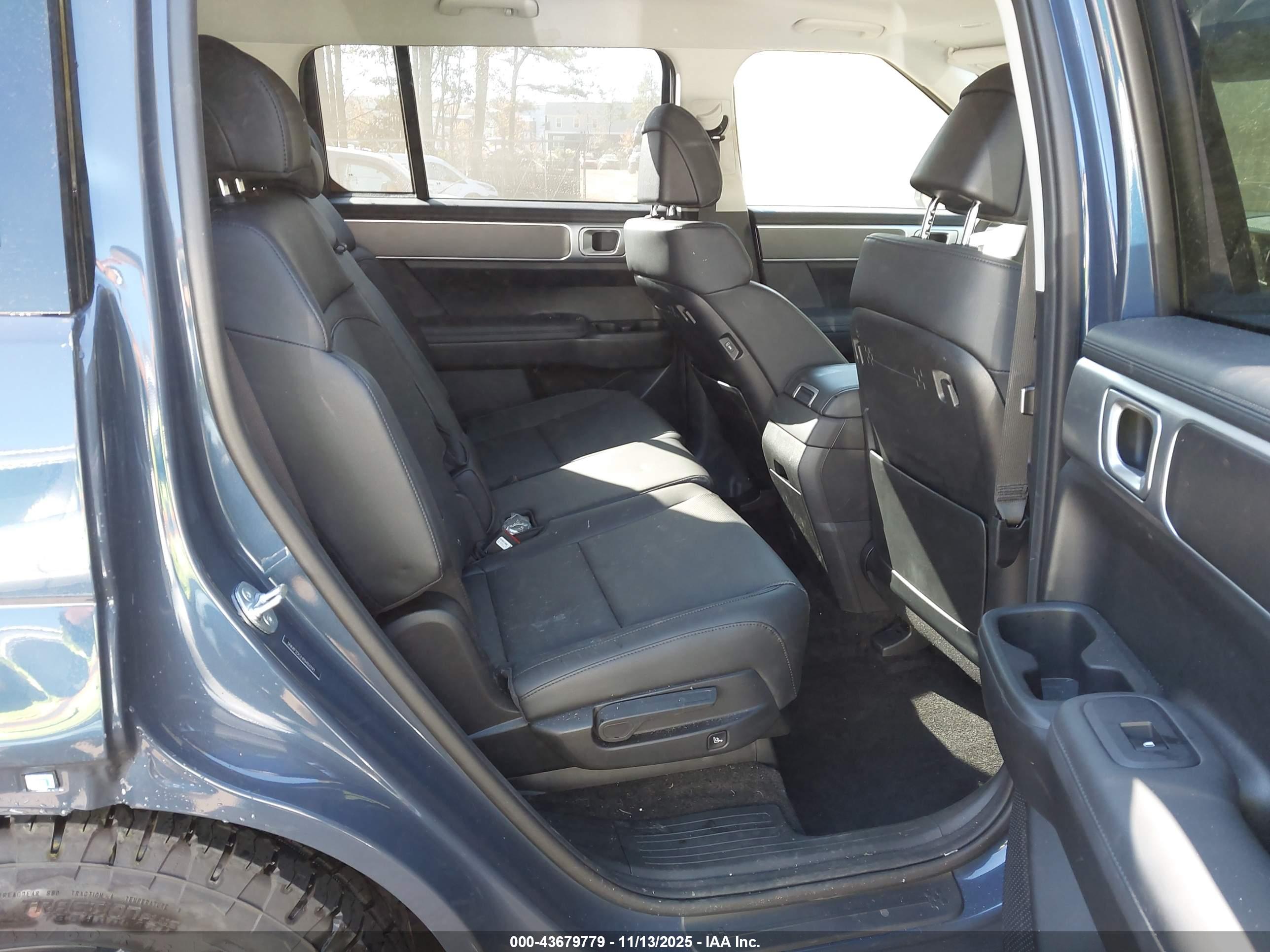 HYUNDAI SANTA image 8