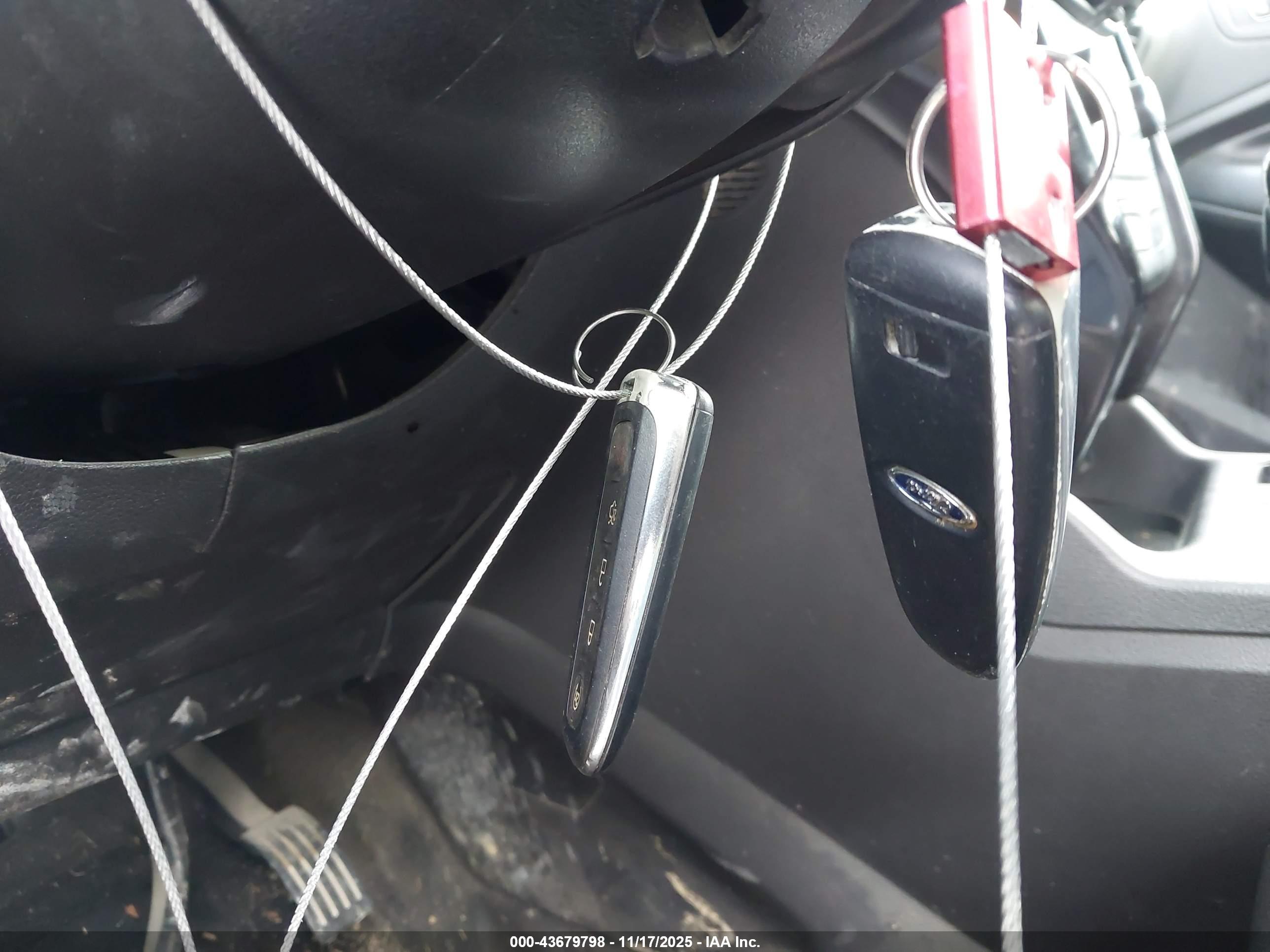FORD ESCAPE image 11