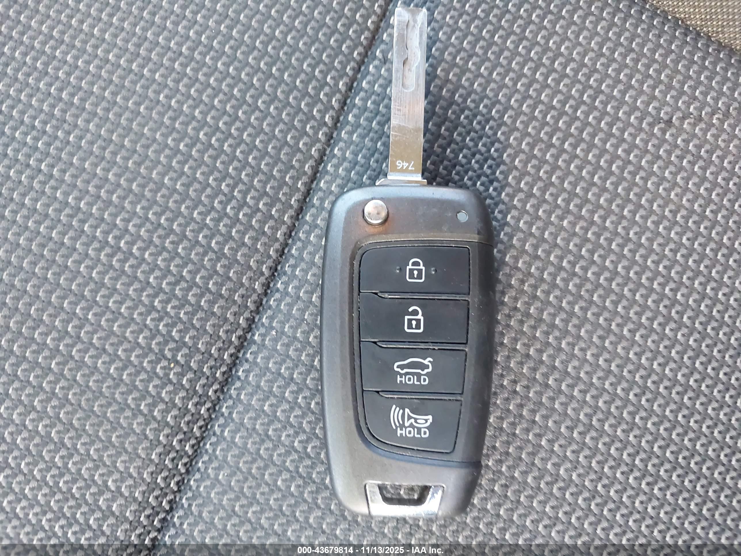 HYUNDAI ACCENT image 11