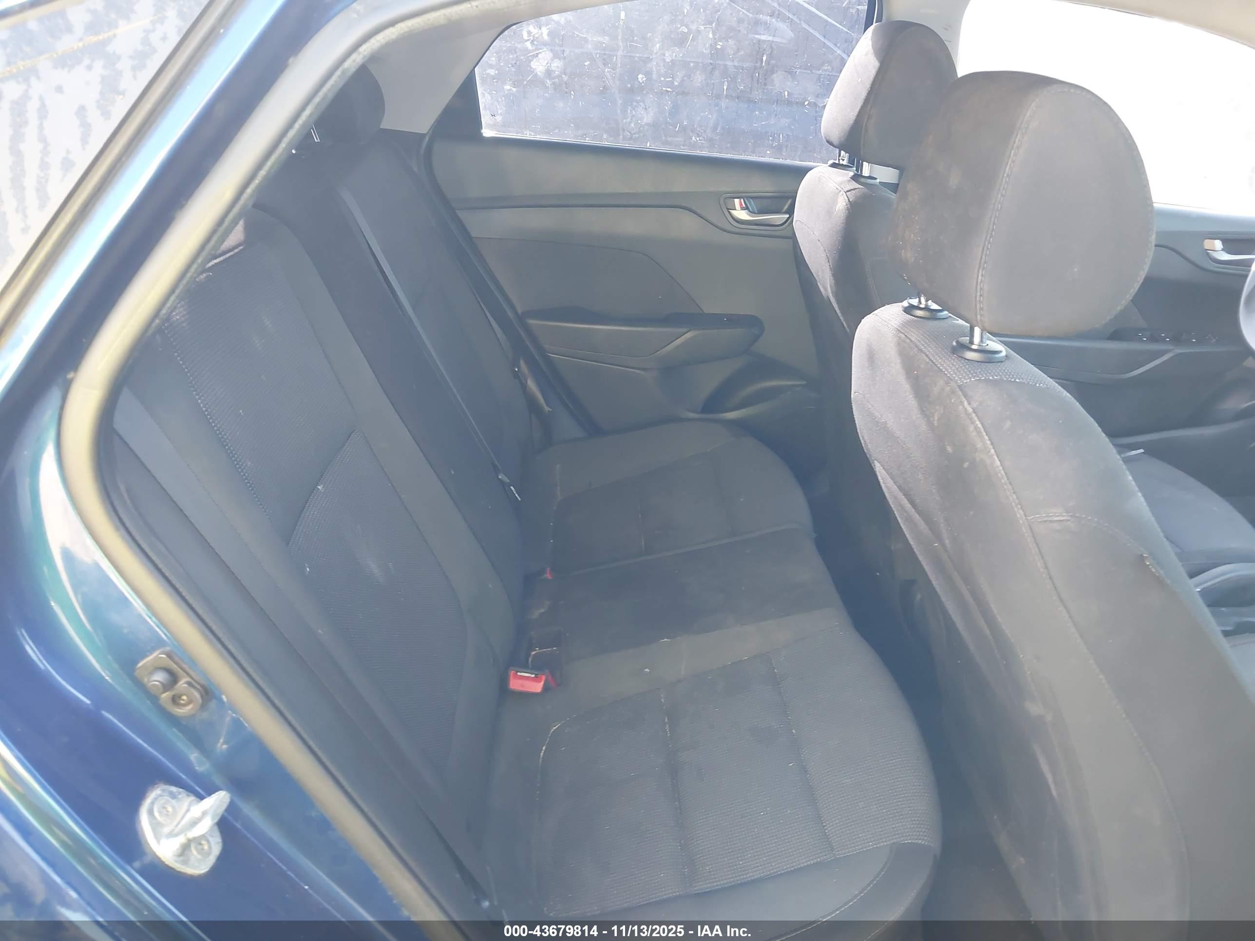HYUNDAI ACCENT image 8