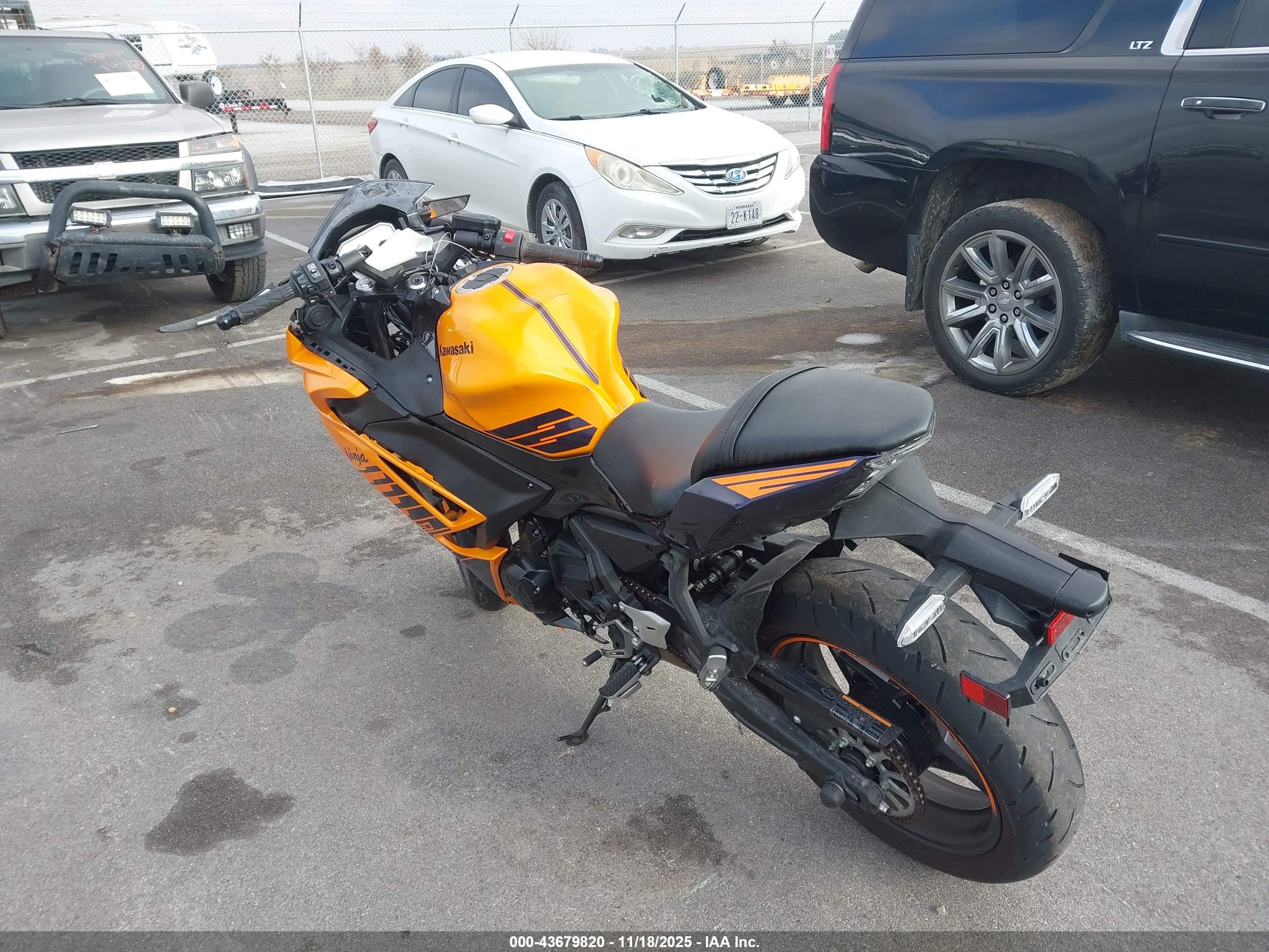KAWASAKI EX650 image 3